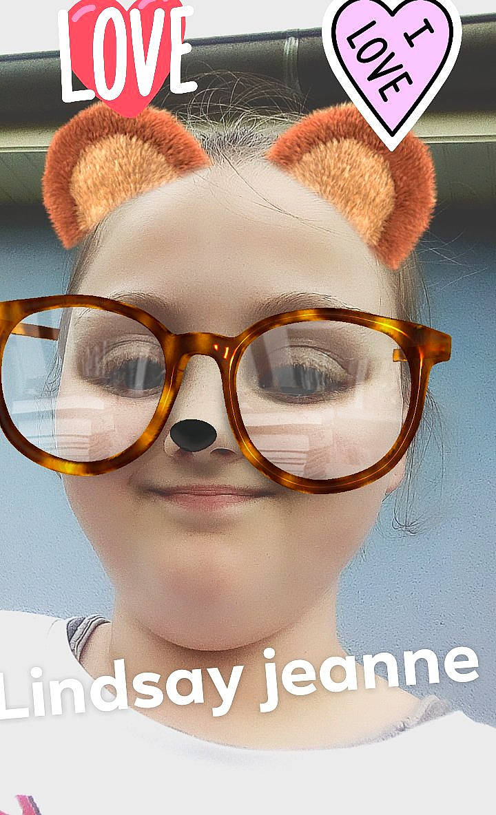 Lindsay a rejoint le concours — aidez-le/la à gagner de superbes lots ! cap, cool, eye_glass_accessory, eyewear, fashion_accessory, fur, glasses, goggles, joy, person, personal_protective_equipment, photo_caption, sunglasses, vision_care