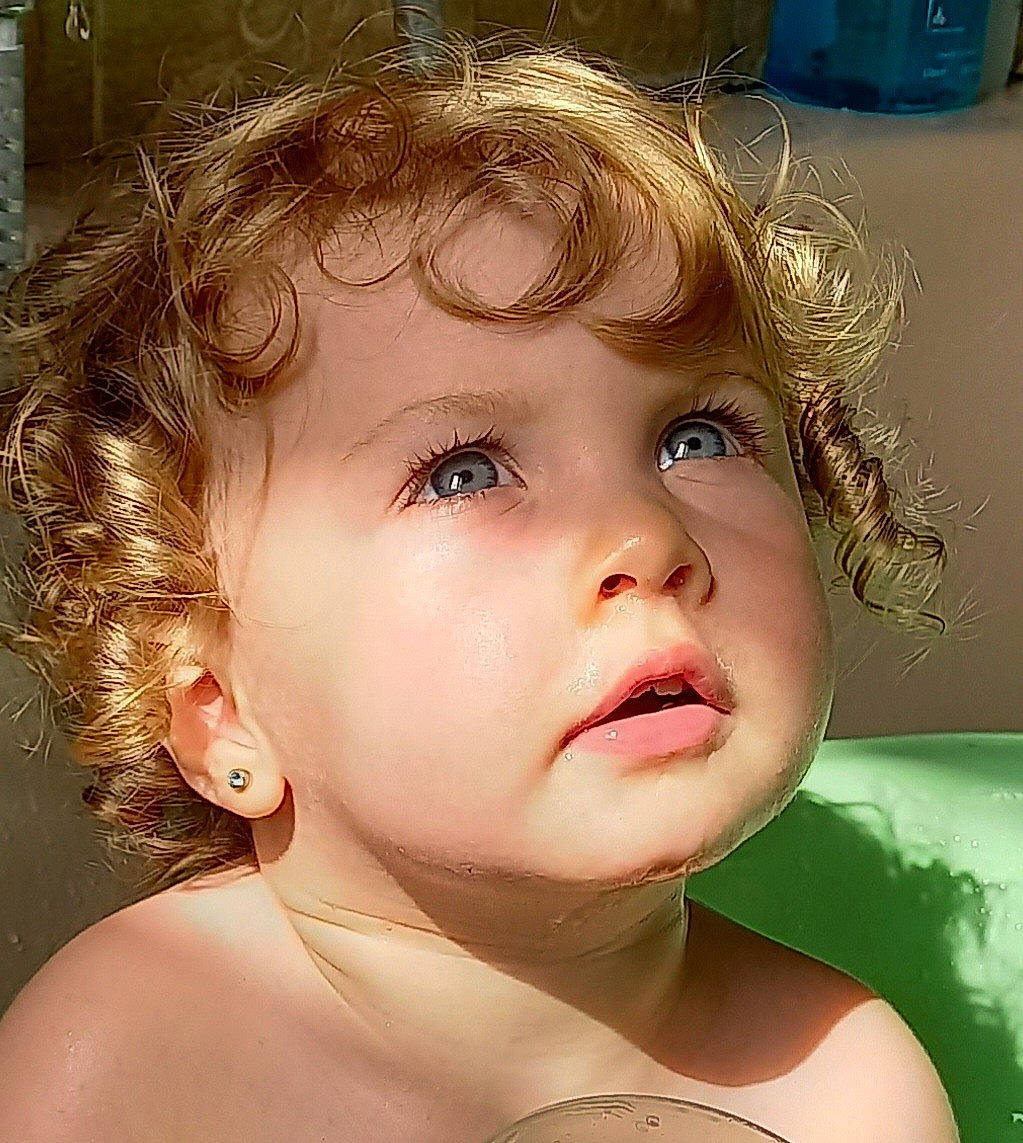 Anna a rejoint le concours — aidez-le/la à gagner de superbes lots ! cheek, chin, ear, eye, eyebrow, eyelash, facial_expression, flash_photography, forehead, hair, happy, head, iris, jaw, lip, mouth, neck, nose, person, skin