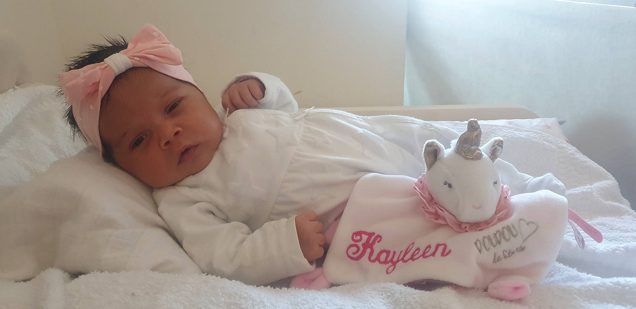 Kayleen a rejoint le concours — aidez-le/la à gagner de superbes lots ! baby, baby_sleeping, bedtime, cheek, child, ear, fawn, headwear, nap, person, pink, product, skin, textile, toddler