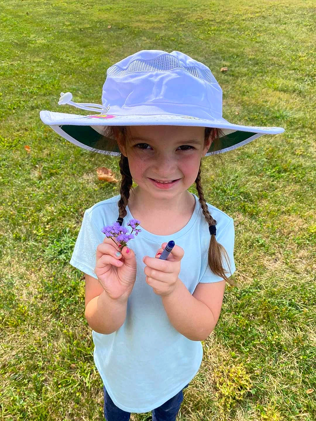 Emmy Lou joined the competition — help win amazing prizes! botany, clothing, face, fun, grass, grass_family, grassland, happy, hat, head, headgear, headwear, joy, leaf, meadow, natural_environment, people_in_nature, person, photograph, plant