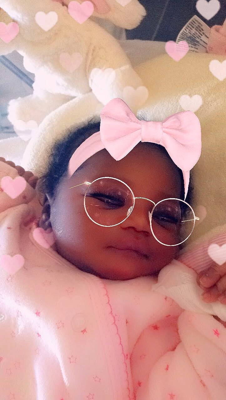 Houlemata participe au concours pour gagner de l'argent avec cette photo : cheek, child, cool, ear, eyelash, eyewear, glasses, head, lip, nose, person, pink, selfie, skin, smile, vision_care