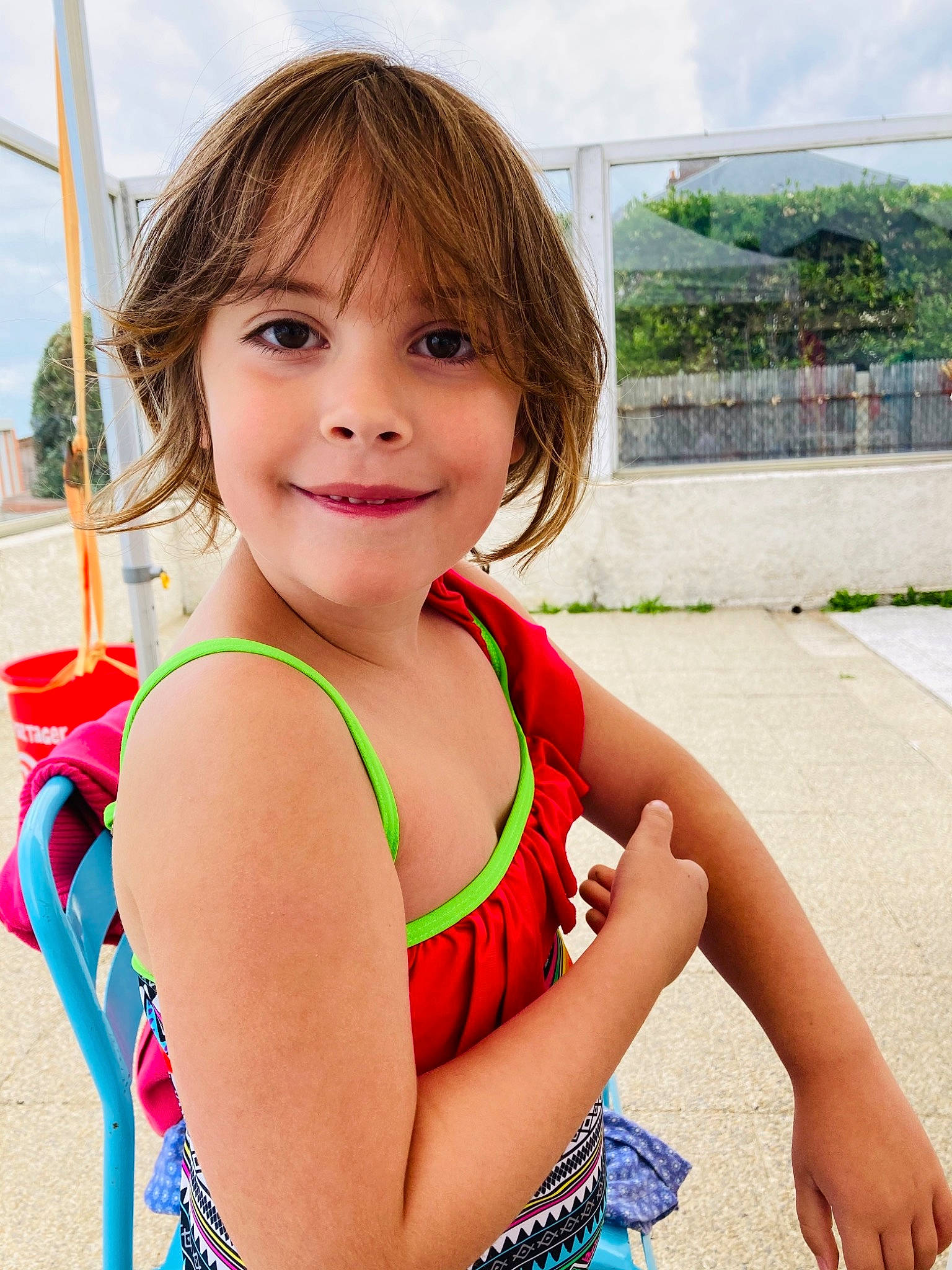 Mathilde a rejoint le concours — aidez-le/la à gagner de superbes lots ! abdomen, black_hair, chest, face, fun, grass, happy, human_body, joy, leisure, long_hair, neck, person, recreation, shoulder, skin, sky, smile, summer, thigh