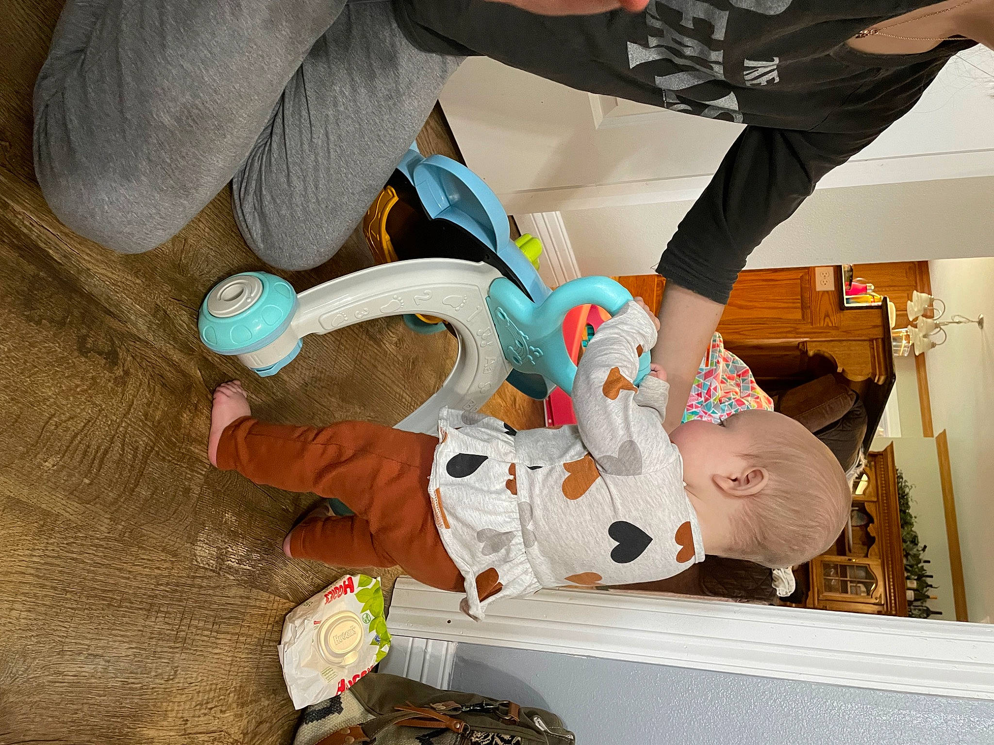 Harland is registered to the contest to win money with this photo: arm, baby, baby_products, child, elbow, health_care, health_care_provider, hospital, knee, machine, medical, medical_equipment, medical_procedure, patient, person, plastic, room, service, toddler, wrist
