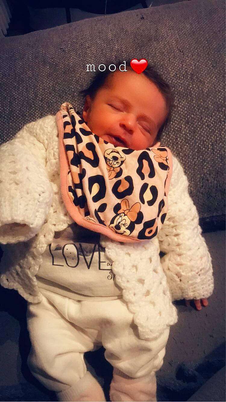 Maélia participe au concours pour gagner de l'argent avec cette photo : baby, baby_sleeping, baby_toddler_clothing, cap, cheek, child, comfort, cool, eye, facial_expression, happy, human, lip, nose, organ, outerwear, person, photograph, skin, sleeve