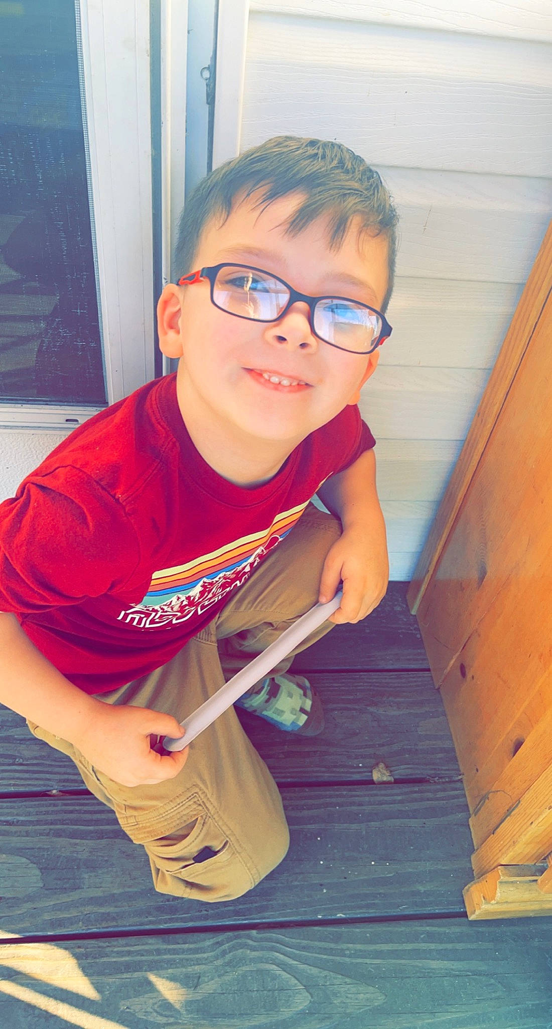 Jax is registered to the contest to win money with this photo: eye, eyewear, face, forehead, glasses, hair, happy, head, human_body, joy, mammal, mouth, nose, person, shoulder, skin, sleeve, smile, standing, t_shirt