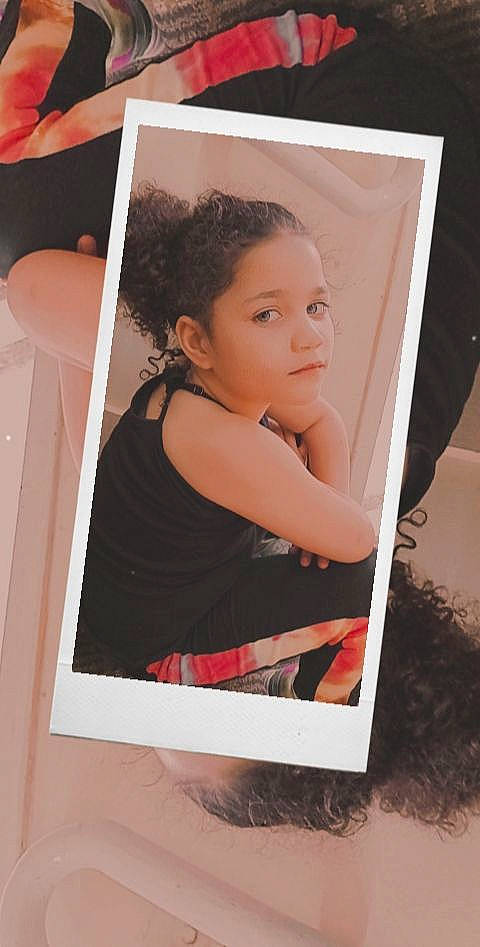 Makayla is registered to the contest to win money with this photo: baby, cheek, child, dress, elbow, eyelash, flash_photography, fun, happy, magenta, person, photographic_paper, pink, portrait, room, t_shirt, tints_and_shades, toddler, visual_arts, window