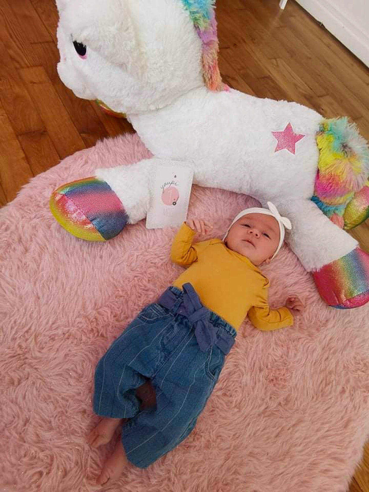 Cataleya participe au concours pour gagner de l'argent avec cette photo : baby_toddler_clothing, baby_toys, child, comfort, creative_arts, fur, head, headwear, linens, pattern, person, pink, plush, product, room, stuffed_toy, teddy_bear, textile, toy, wood