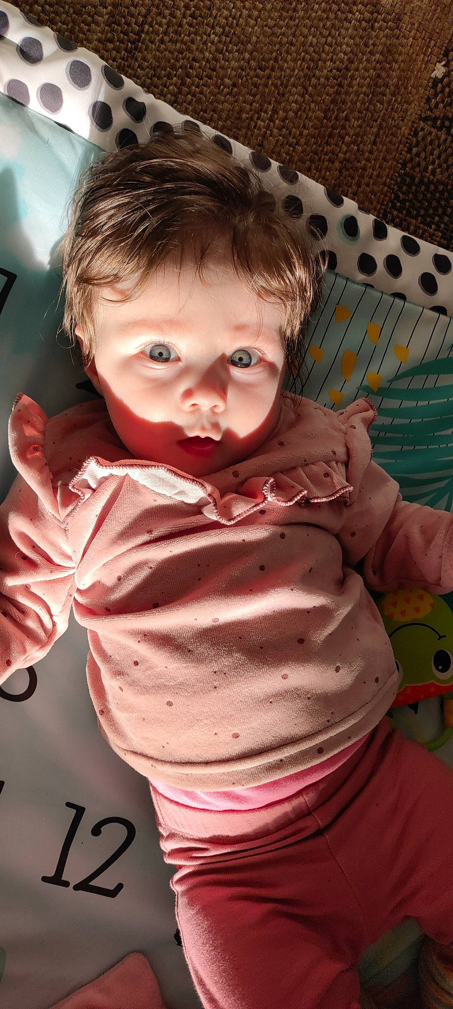 Sally a rejoint le concours — aidez-le/la à gagner de superbes lots ! arm, baby, baby_toddler_clothing, cheek, chin, face, facial_expression, finger, hairstyle, happy, head, human, lip, mouth, neck, nose, pink, product, skin, sleeve