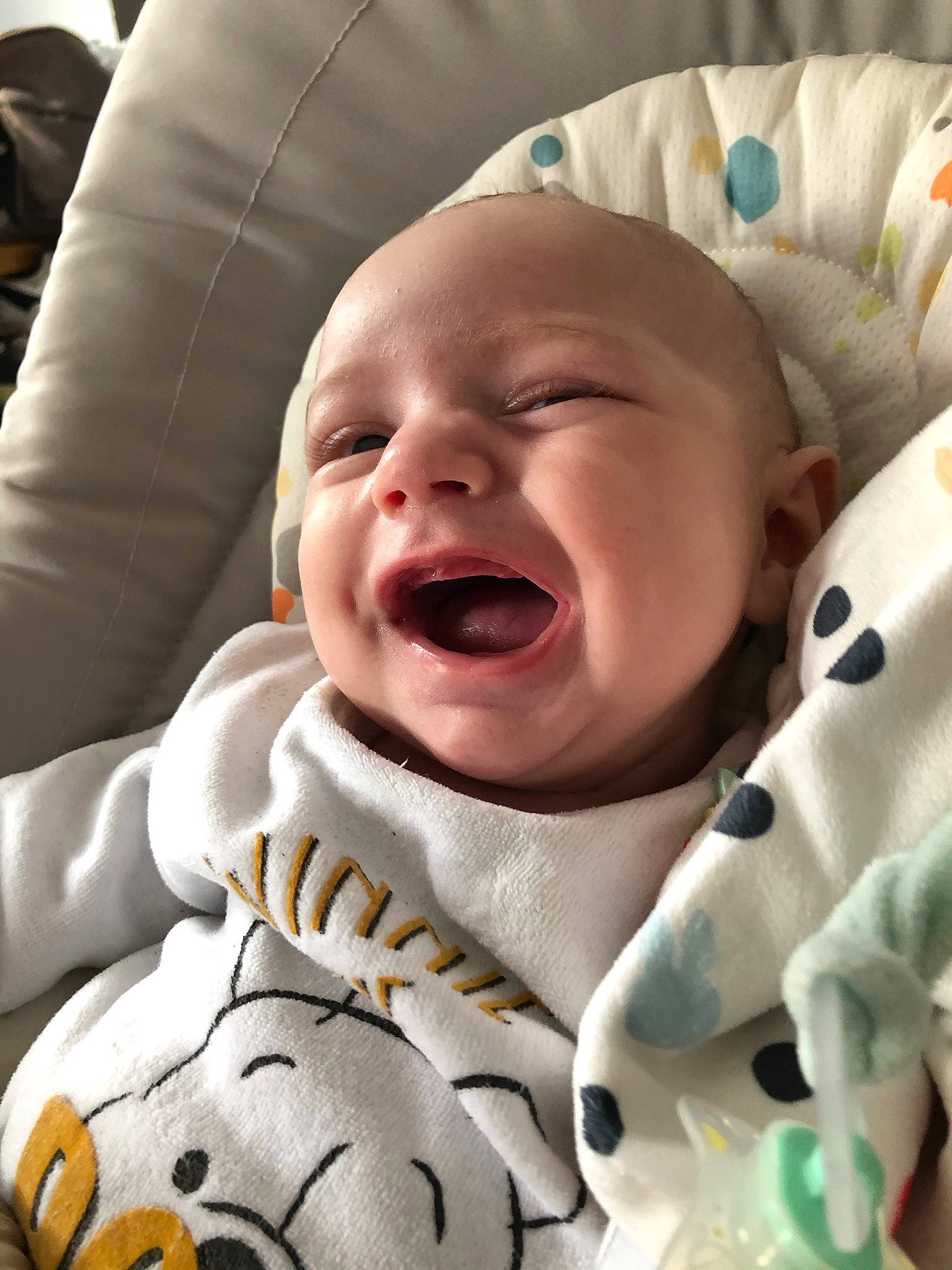 Jules participe au concours pour gagner de l'argent avec cette photo : baby, birth, cheek, child, facial_expression, laugh, mouth, person, smile, toddler, yawn