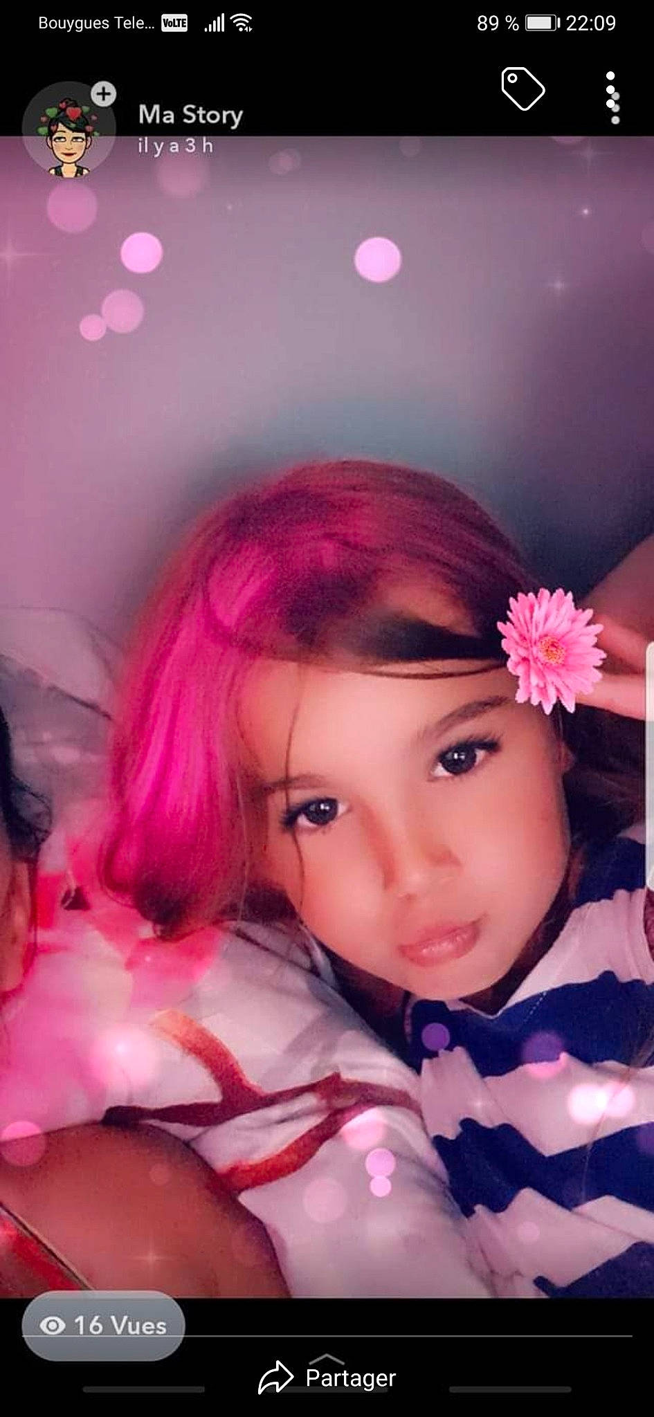 Louane participe au concours pour gagner de l'argent avec cette photo : baby_toddler_clothing, bangs, cheek, child_model, cut_flowers, eyebrow, eyelash, hair_accessory, hair_coloring, hairstyle, headband, headpiece, hime_cut, lip, magenta, peach, person, petal, pink, purple