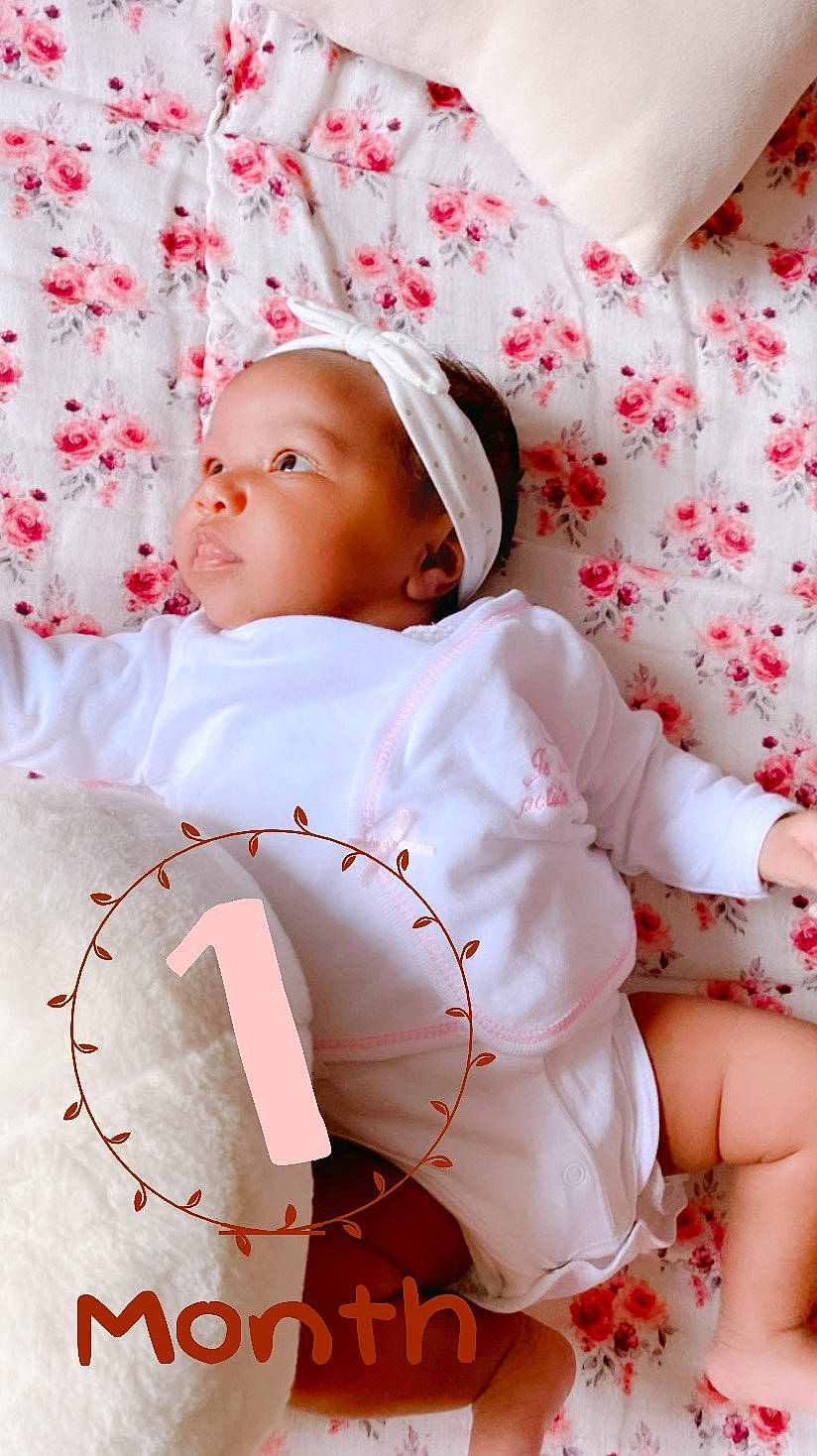 Liùna participe au concours pour gagner de l'argent avec cette photo : baby, baby_sleeping, baby_toddler_clothing, carmine, cheek, child, comfort, face, happy, hat, headwear, linens, pattern, peach, person, pink, red, skin, sleeve, textile