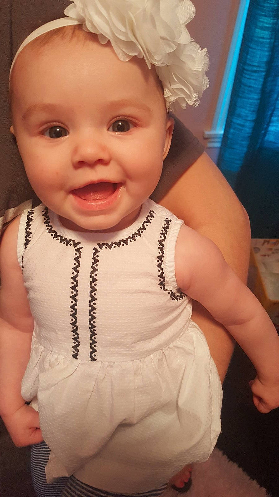 Willa is registered to the contest to win money with this photo: