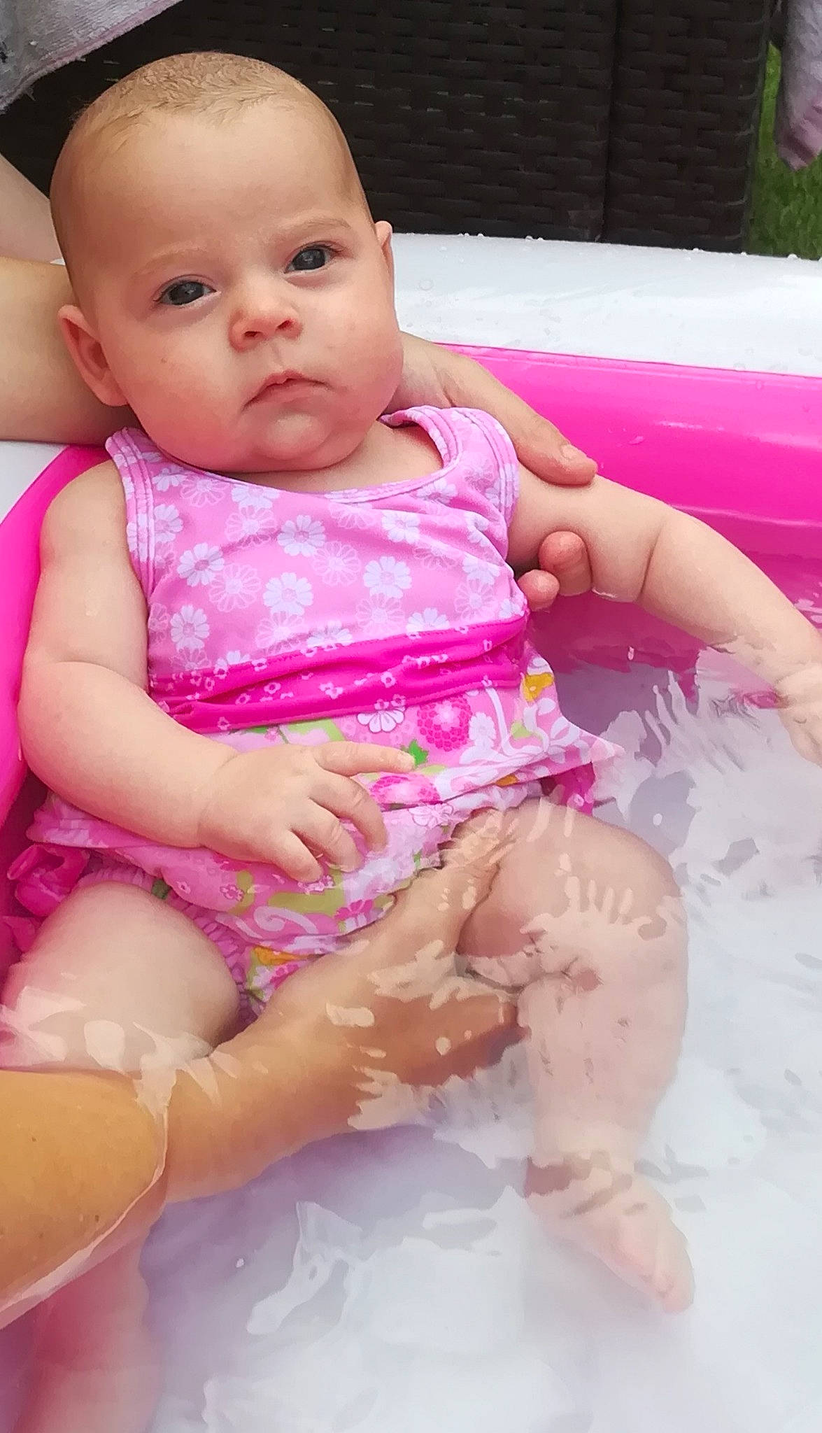 Mya a rejoint le concours — aidez-le/la à gagner de superbes lots ! baby, baby_toddler_clothing, bathing, cheek, child, eye, fun, person, pink, play, skin, toddler