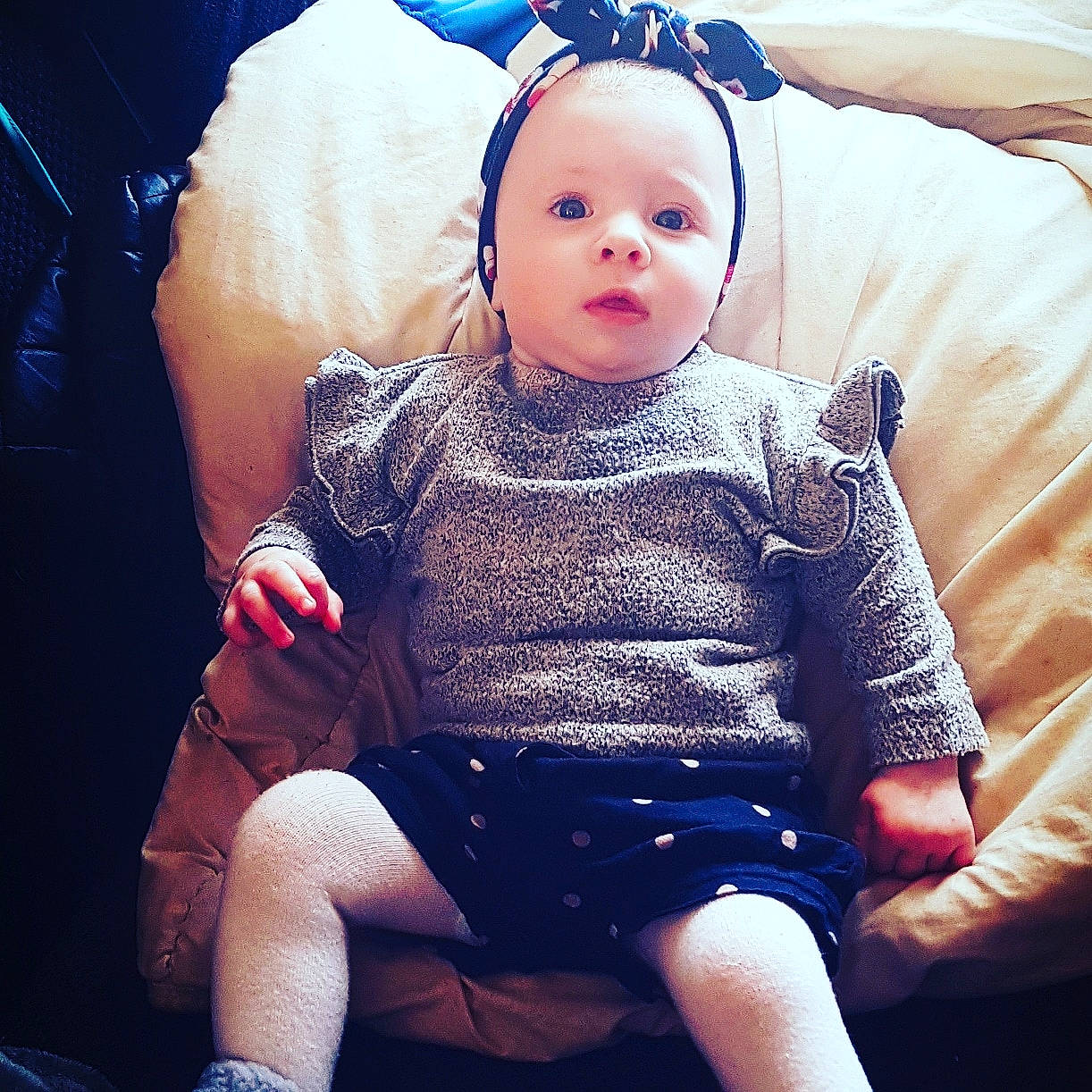 Maëlya a rejoint le concours — aidez-le/la à gagner de superbes lots ! baby, beauty, cheek, child, cool, ear, eye, face, hair_accessory, hand, head, headgear, human, leg, lip, nose, person, product, sitting, skin