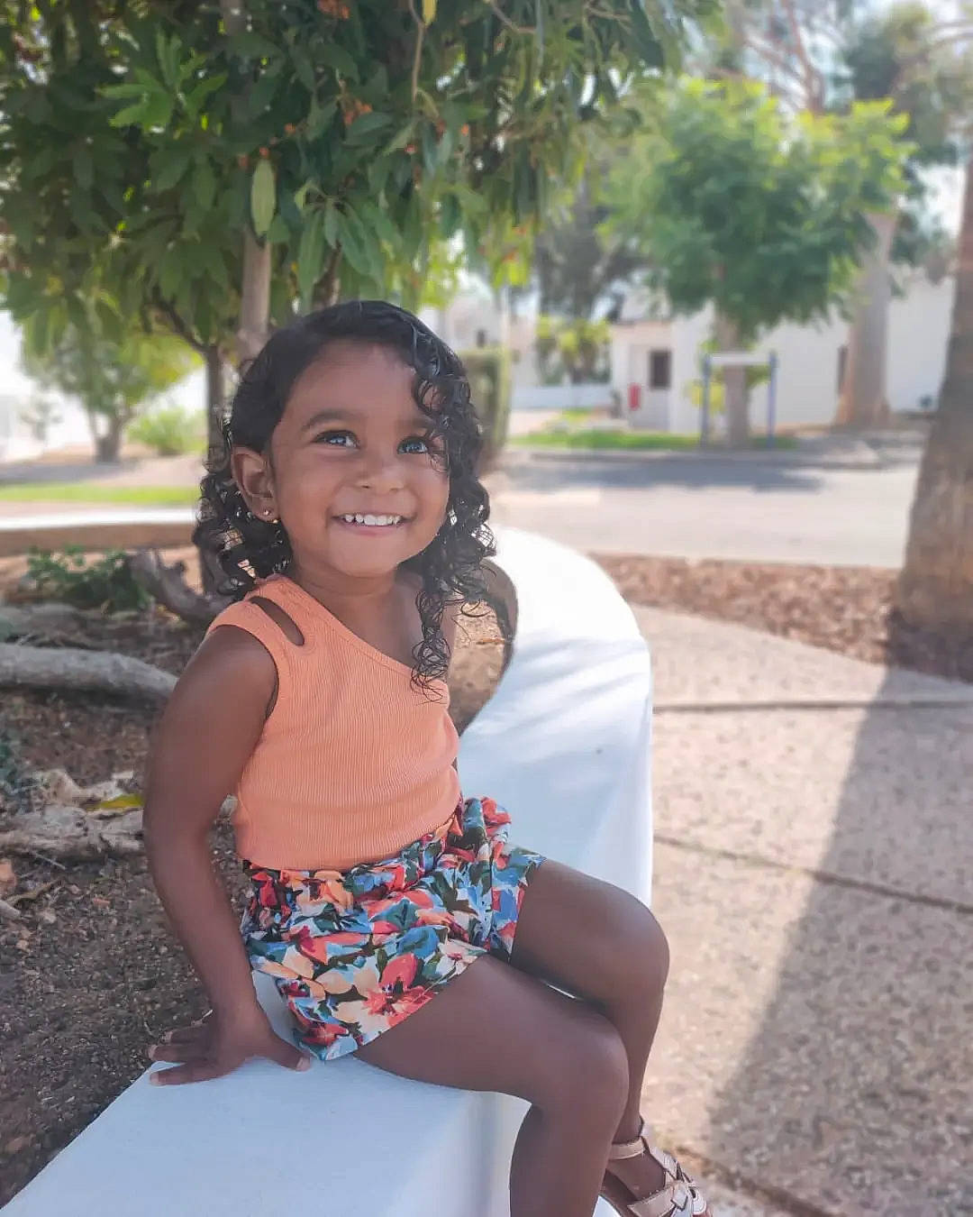 Elyne a rejoint le concours — aidez-le/la à gagner de superbes lots ! abdomen, black_hair, fun, hair, happy, head, human_body, joy, leisure, long_hair, morning, person, photograph, shoulder, smile, summer, swimwear, thigh, toddler, tree