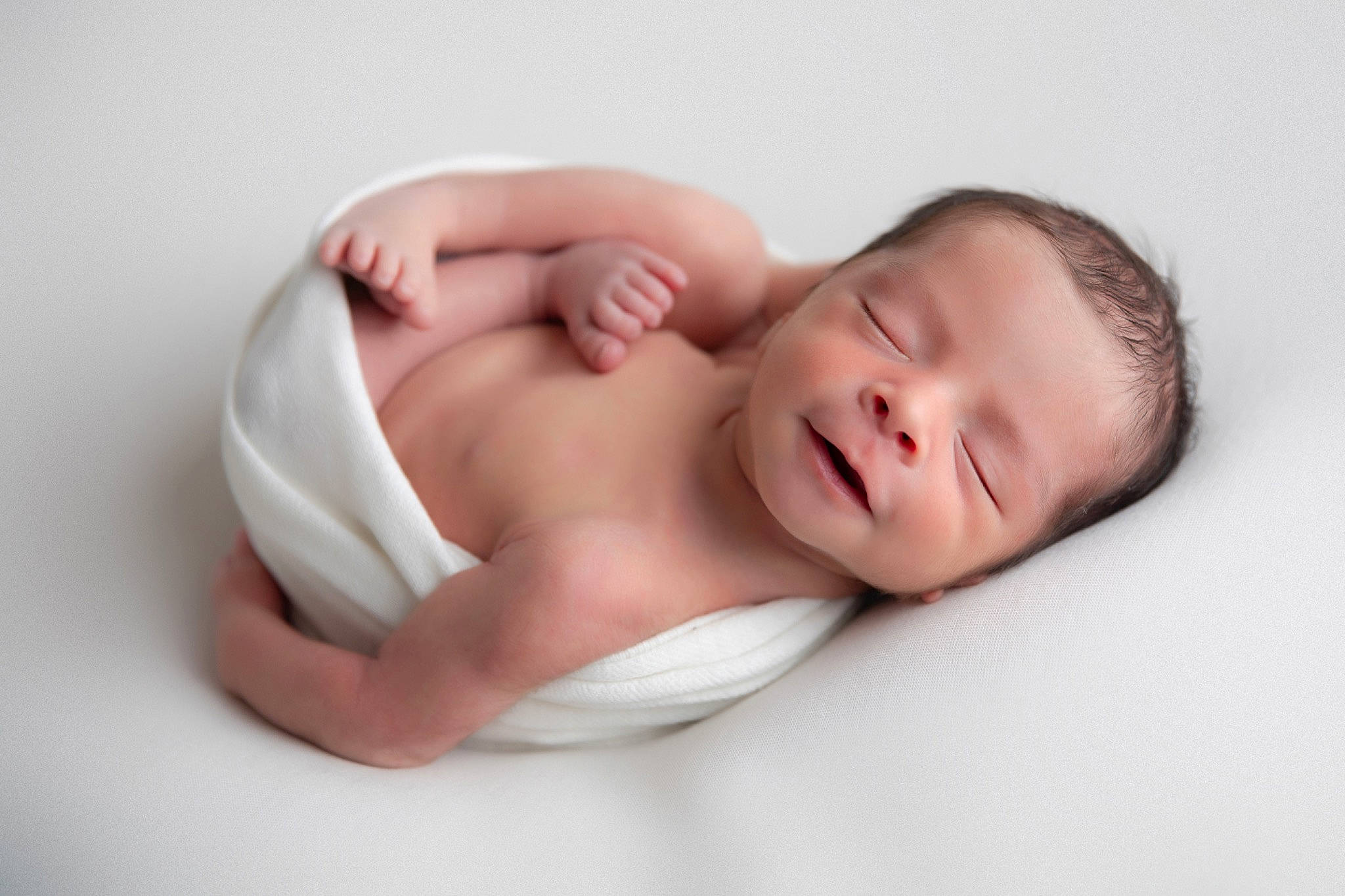 Xayvion is registered to the contest to win money with this photo: arm, baby, baby_sleeping, baby_toddler_clothing, bedtime, cheek, comfort, eye, eyelash, fashion_accessory, flash_photography, flesh, gesture, hair_accessory, happy, human_body, linens, nap, person, smile