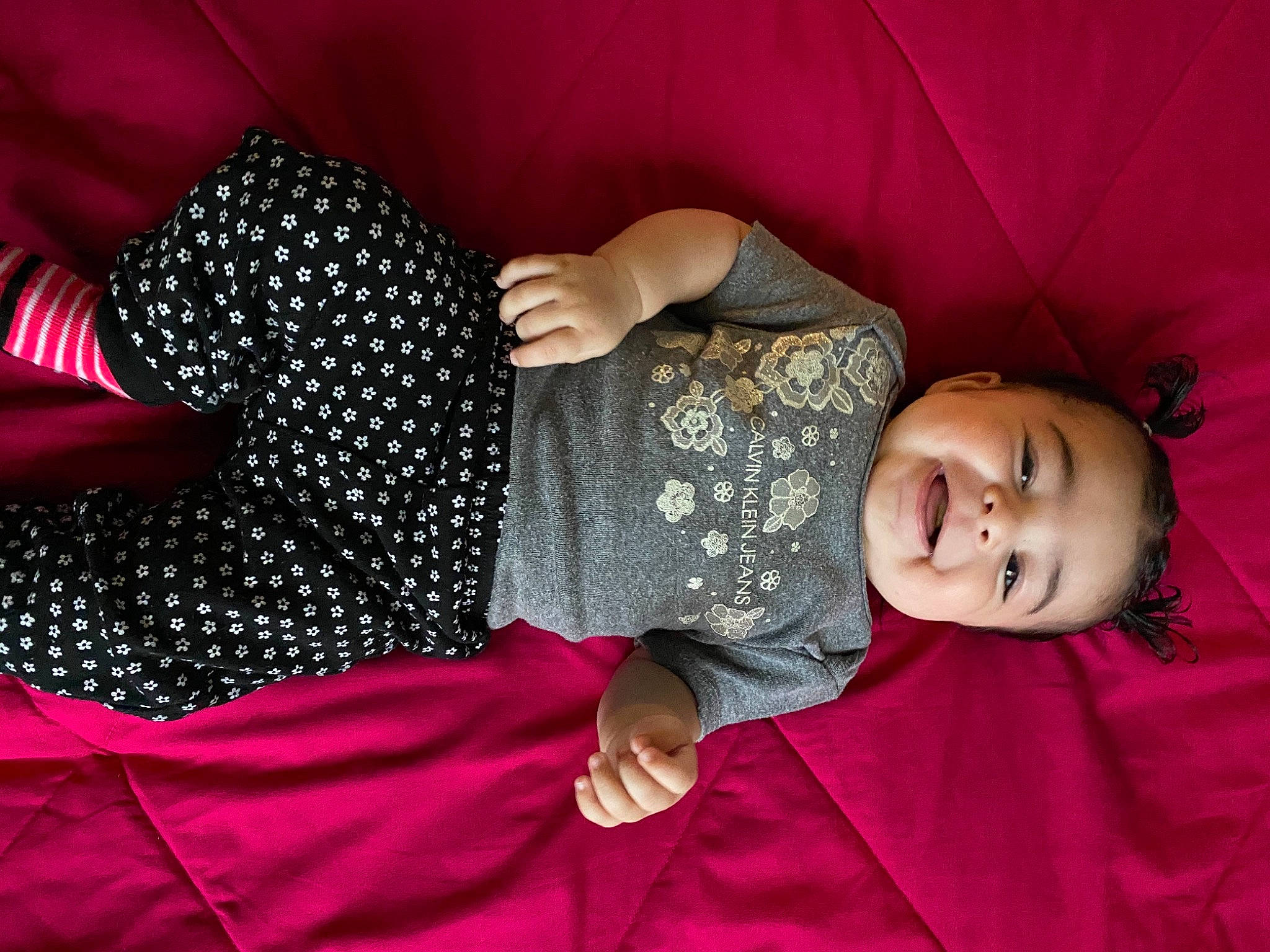 Avayah is registered to the contest to win money with this photo: child, comfort, couch, fashion, fun, happy, human_body, human_leg, joint, joy, leg, magenta, pattern, person, pink, purple, red, sleeve, smile, textile
