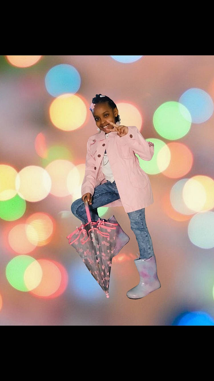 Bryleigh is registered to the contest to win money with this photo: artist, entertainment, event, fashion_design, flash_photography, fun, gesture, happy, joy, leisure, magenta, music, music_artist, people_in_nature, performance_art, performing_arts, person, pink, pop_music, singer