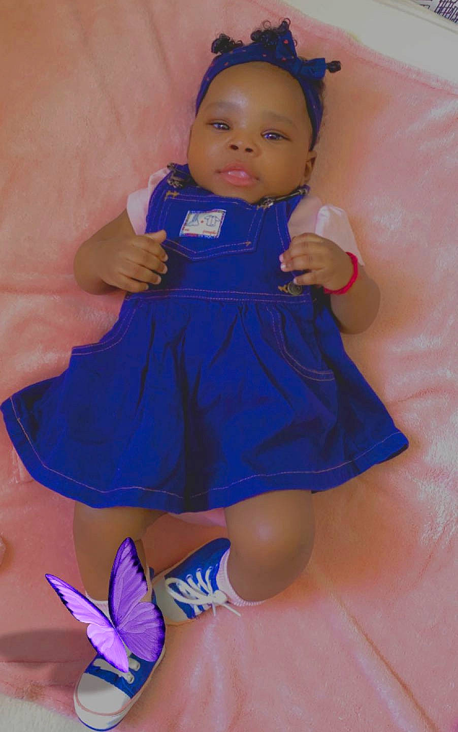 Jenissia a rejoint le concours — aidez-le/la à gagner de superbes lots ! blue, child, electric_blue, iris, person, purple, toddler