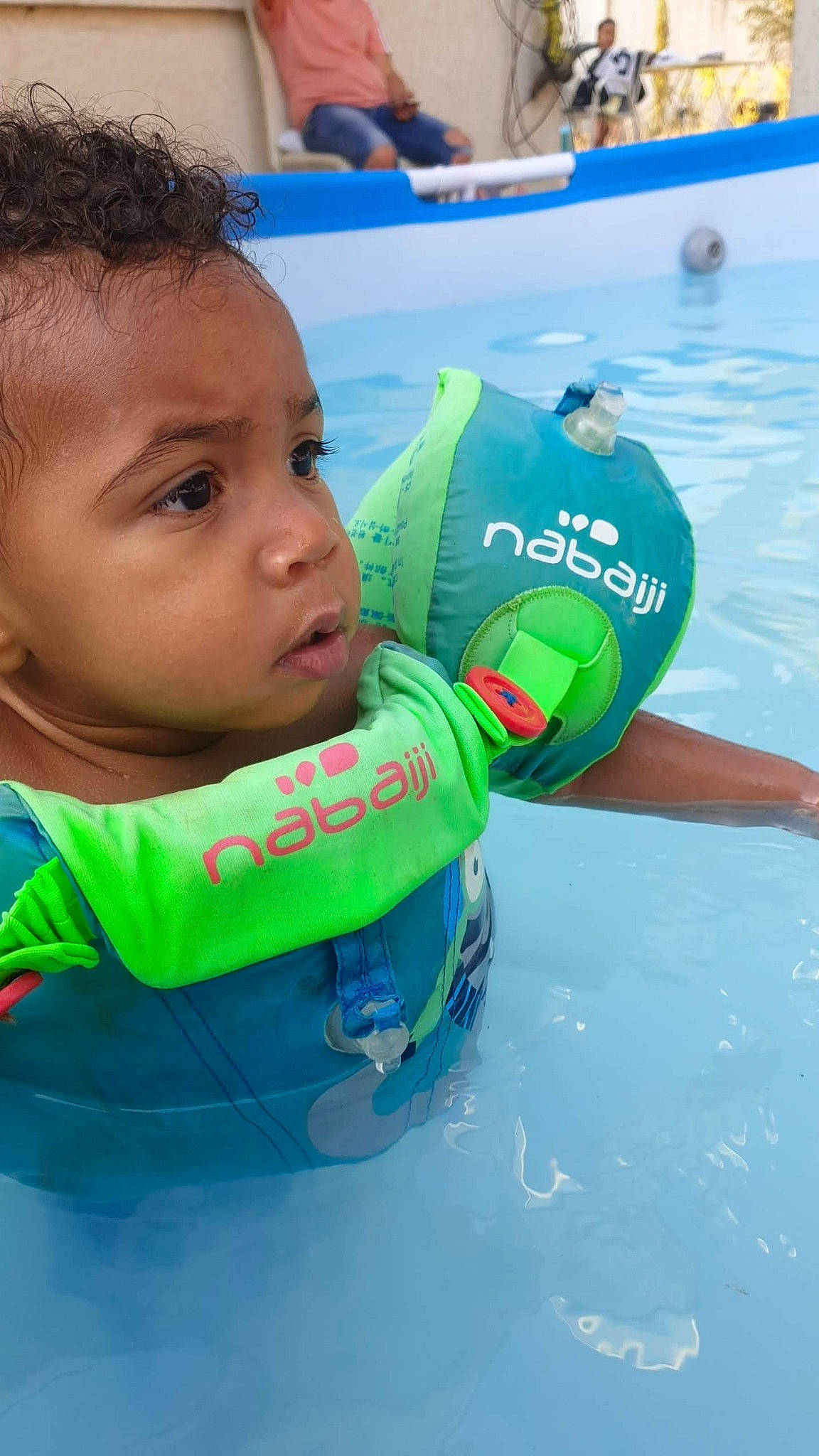 Imrân participe au concours pour gagner de l'argent avec cette photo : baby_float, child, fun, leisure, person, play, product, recreation, swimming_pool, toddler, water