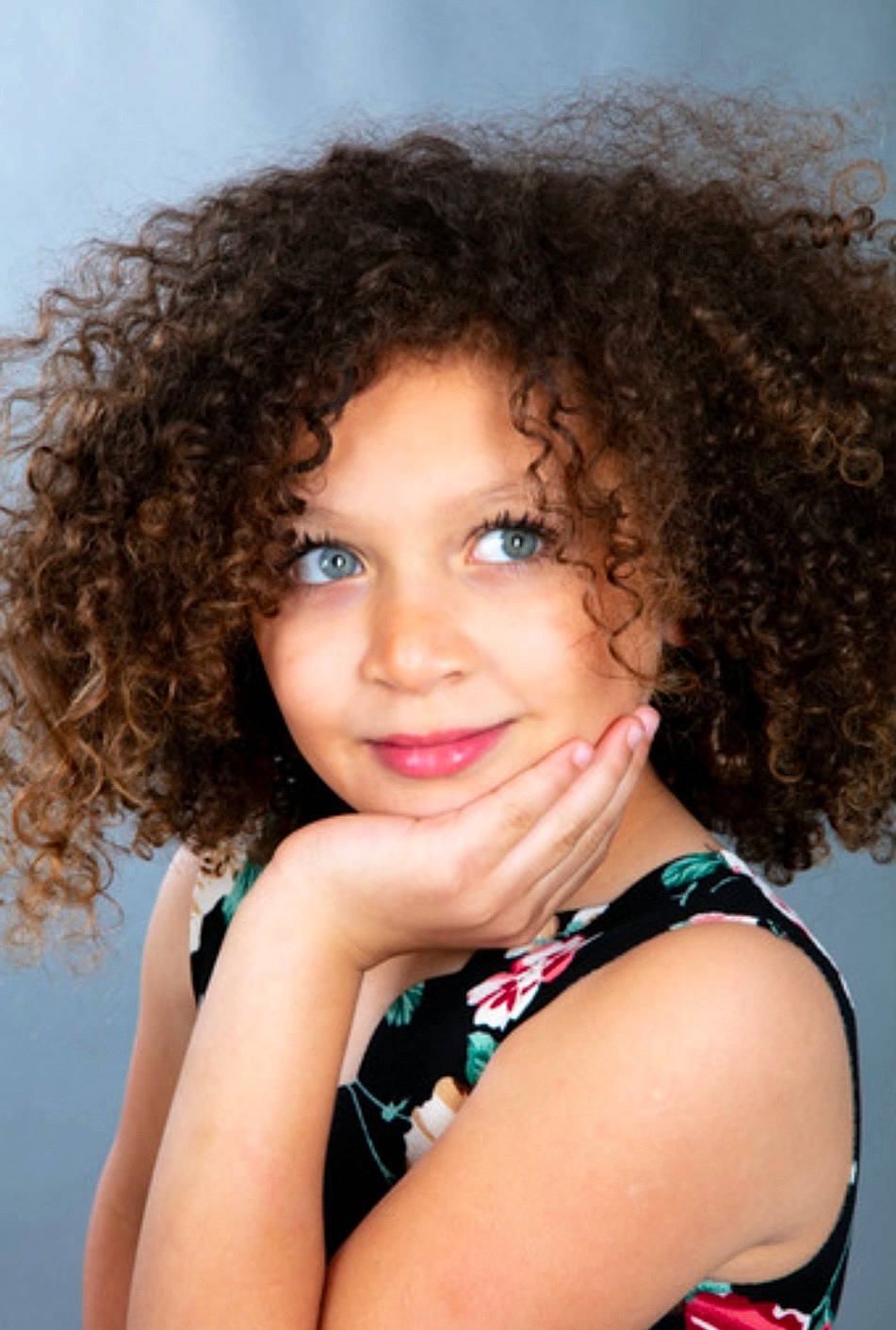 Yassmine participe au concours pour gagner de l'argent avec cette photo : afro, black, cheek, chin, eye, eyebrow, face, facial_expression, fashion, forehead, hair, hairstyle, happy, jheri_curl, joy, lip, nose, organ, person, ringlet