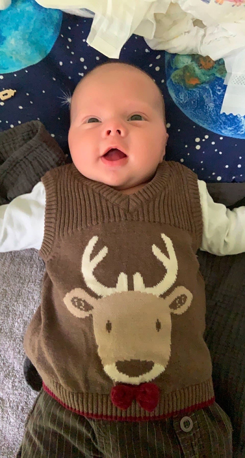 Eren participe au concours pour gagner de l'argent avec cette photo : astronomical_object, baby, baby_products, baby_toddler_clothing, baby_toys, cheek, child, cool, creative_arts, fur, iris, lip, pattern, person, product, sleeve, textile, toddler, toy, wool