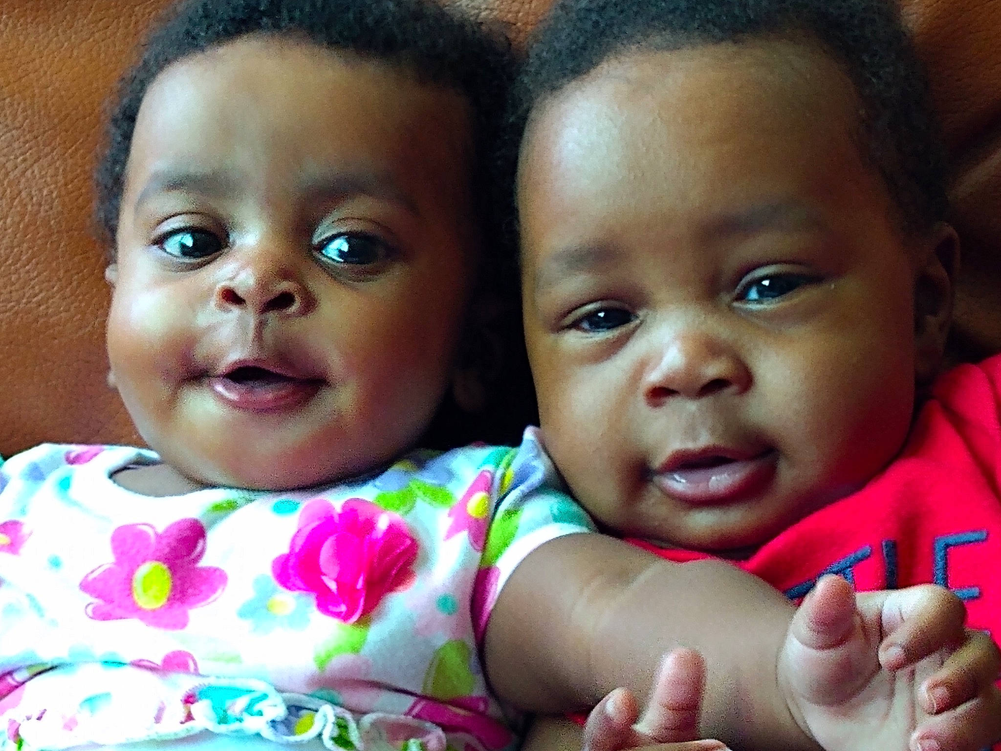 Gold is registered to the contest to win money with this photo: baby, baby_making_funny_faces, cheek, child, face, facial_expression, fun, happy, head, laugh, lip, mouth, nose, people, person, sibling, skin, smile, toddler