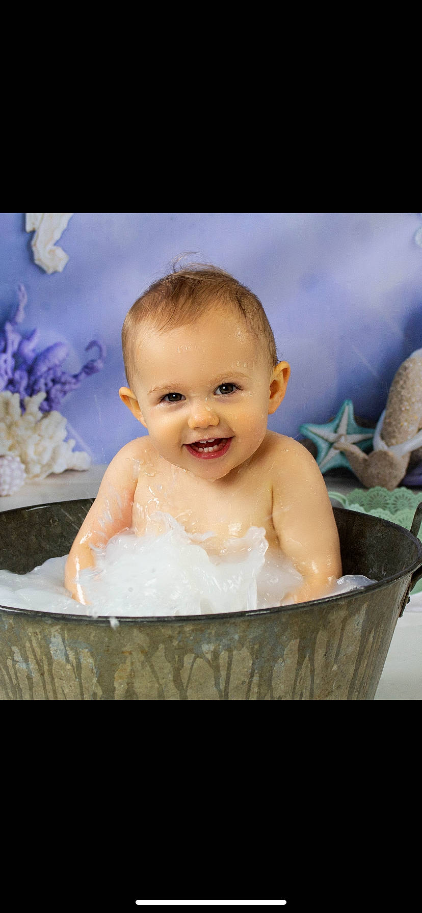 Roxane participe au concours pour gagner de l'argent avec cette photo : baby, baby_bathing, baby_products, bathing, bathroom, cheek, chest, child, fluid, fun, happy, iris, joy, leisure, organ, person, product, sitting, skin, smile