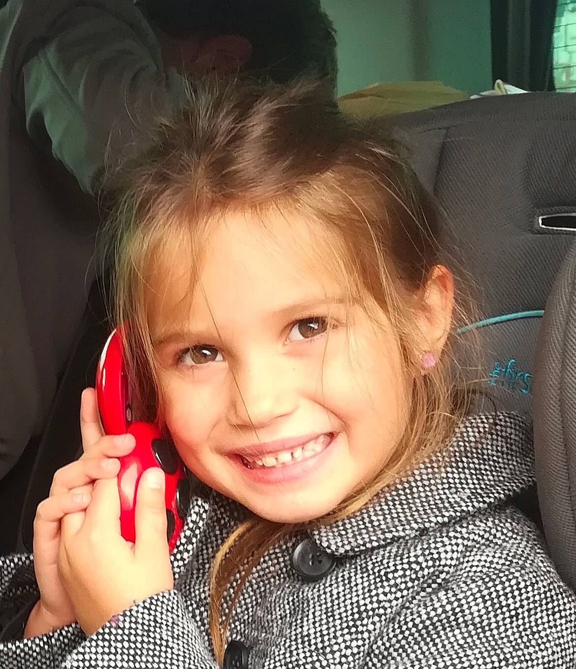 Blanche participe au concours pour gagner de l'argent avec cette photo : blond, cheek, child, chin, ear, eye, eyebrow, face, forehead, girl, hair, hairstyle, head, human_hair_color, joy, lip, nose, organ, person, skin