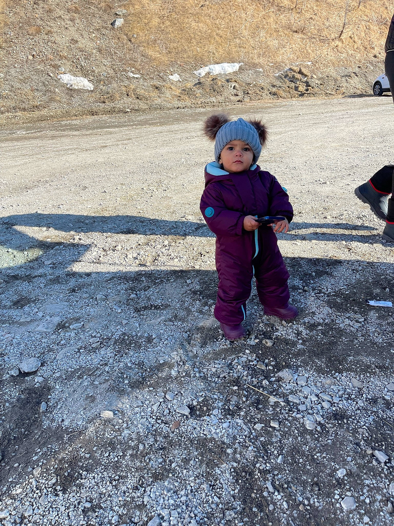 Melyssa a rejoint le concours — aidez-le/la à gagner de superbes lots ! asphalt, electric_blue, freezing, fun, grass, headwear, landscape, leisure, people_in_nature, person, play, recreation, reflection, road_surface, rock, sand, shadow, soil, tints_and_shades, toddler