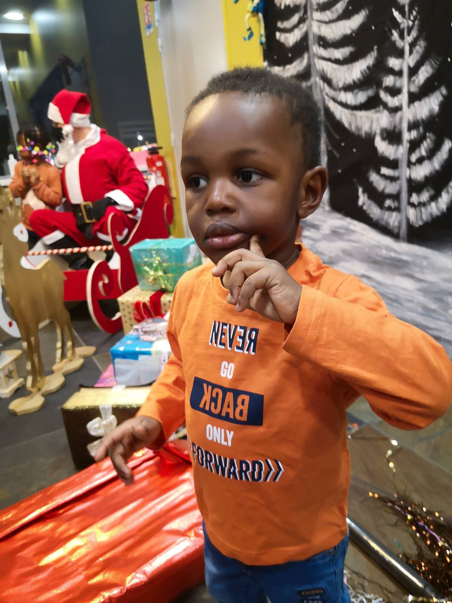 Nolan-élie a rejoint le concours — aidez-le/la à gagner de superbes lots ! baby, child, event, flooring, fun, happy, leisure, person, play, recreation, shorts, t_shirt, toddler, tradition, vacation