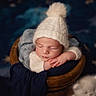 Mattéo a rejoint le concours — aidez-le/la à gagner de superbes lots ! baby, blanket, blue_background, closed_eyes, cozy, cute, hat, infant, knit_hat, newborn, pom_pom, portrait, resting, sleep, sleeping, soft, stars, toddler, warm, wooden_bowl
