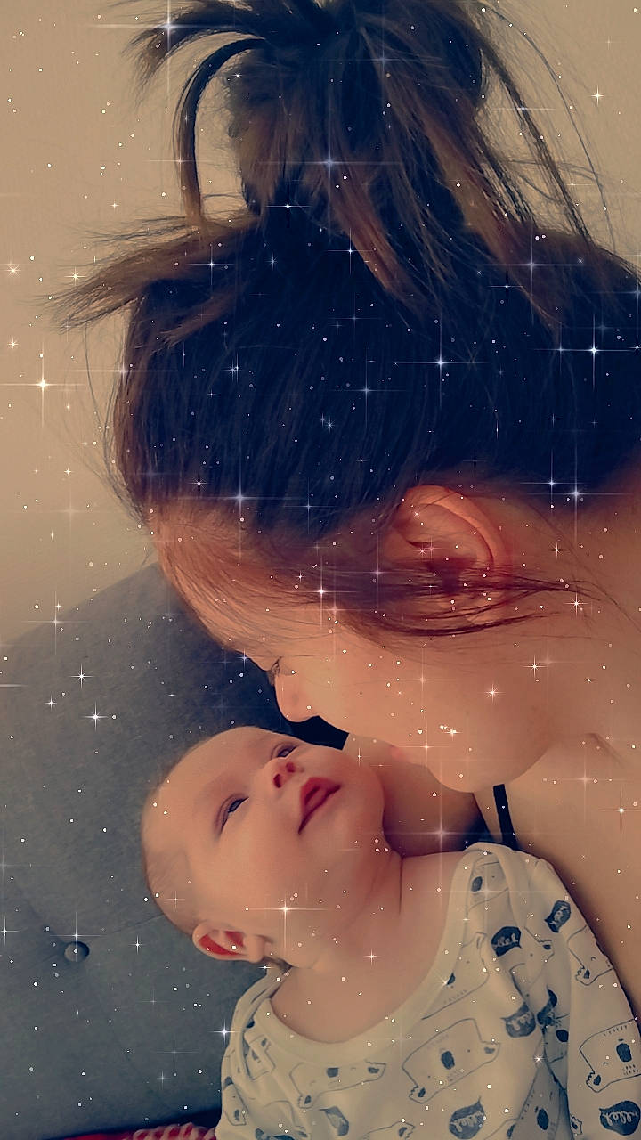 Axel a rejoint le concours — aidez-le/la à gagner de superbes lots ! art, black_hair, cg_artwork, cheek, child, eyebrow, eyelash, flash_photography, fun, hairstyle, happy, illustration, lip, nose, people_in_nature, person, precipitation, smile, snow, space