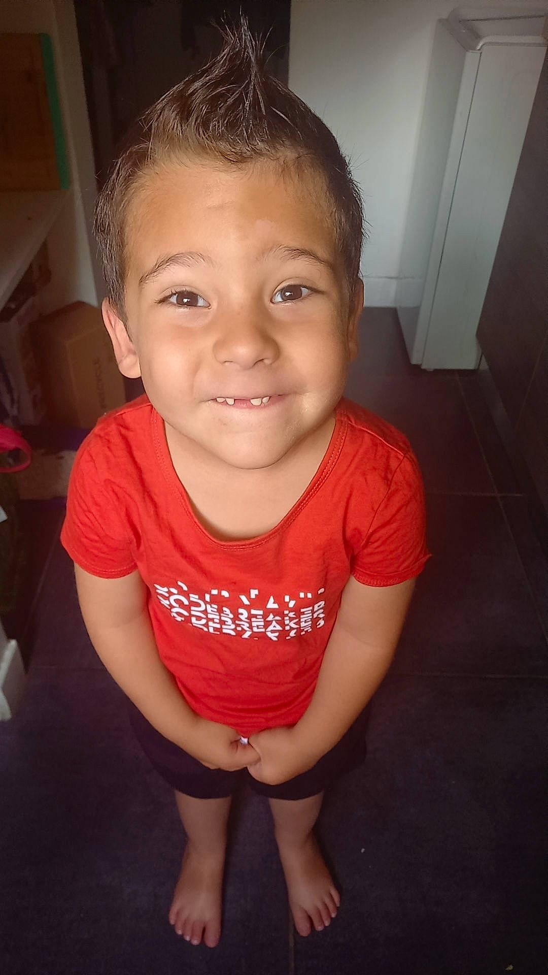 Mathias a rejoint le concours — aidez-le/la à gagner de superbes lots ! baby_toddler_clothing, cheek, chin, eyebrow, eyelash, finger, flash_photography, hair, happy, head, human_body, iris, jaw, joy, lip, mouth, neck, nose, person, skin