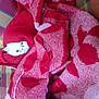 Caline a rejoint le concours — aidez-le/la à gagner de superbes lots ! baby_products, baby_toddler_clothing, button, carmine, collar, fashion_accessory, fur, linens, magenta, nail, pattern, peach, petal, pink, plaid, rose_family, scarf, sleeve, textile, wool