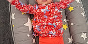 Mélina participe au concours pour gagner de l'argent avec cette photo : baby, bed, bonnet, cap, clothing, couch, crib, cushion, face, furniture, hat, head, homedecor, infantbed, newborn, pants, person, photography, portrait, sleeping