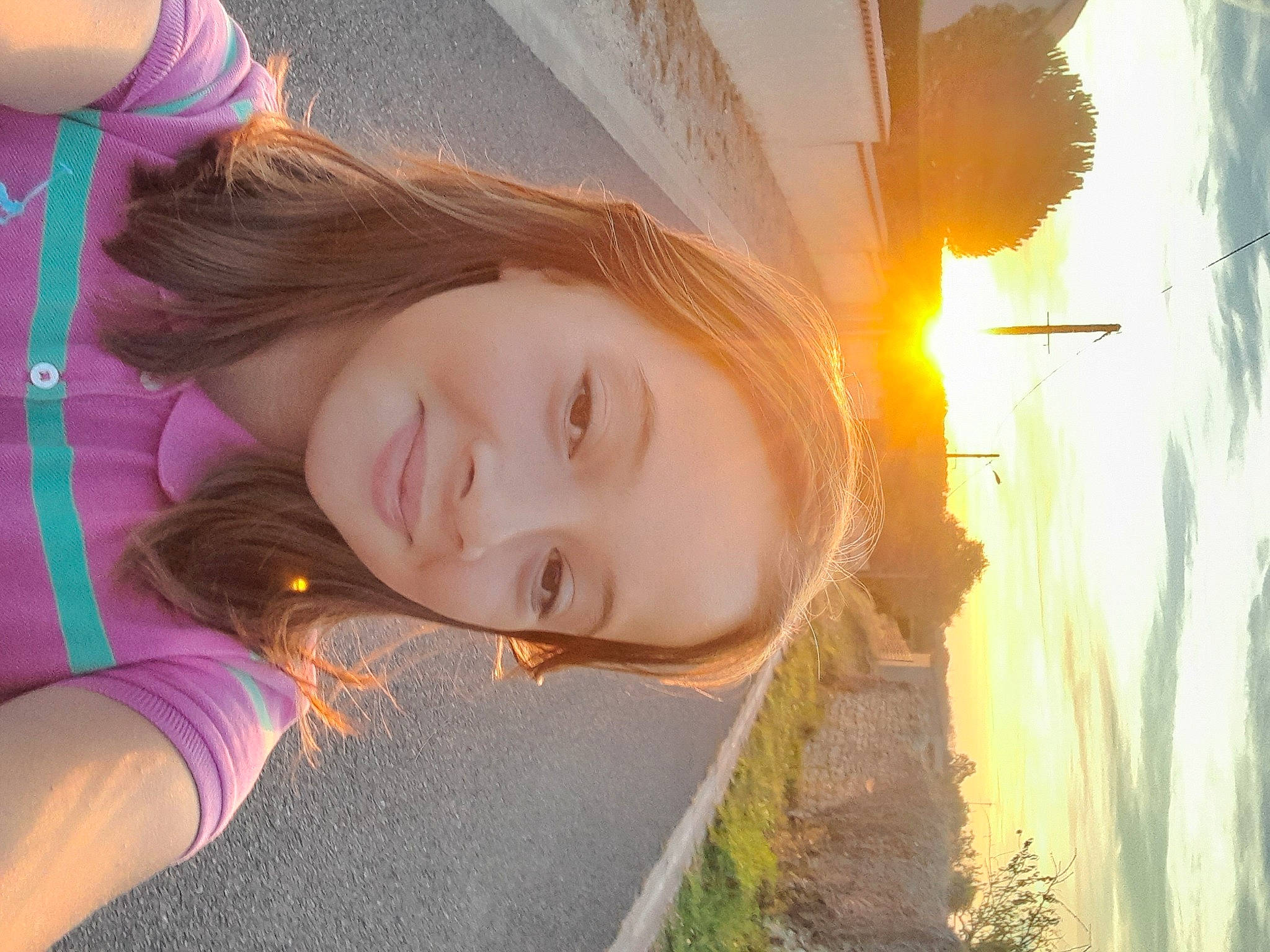 Angele a rejoint le concours — aidez-le/la à gagner de superbes lots ! eye, eyebrow, eyelash, flash_photography, grass, happy, head, iris, joy, light, lighting, lip, organ, people_in_nature, person, plant, skin, sky, smile, sunlight