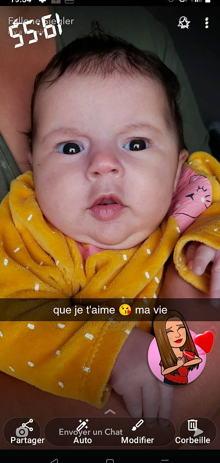 Sinaiy participe au concours pour gagner de l'argent avec cette photo : baby, baby_products, baby_toddler_clothing, cheek, child, chin, eyebrow, eyelash, finger, fun, happy, iris, lip, mouth, nose, person, pink, skin, sleeve, textile