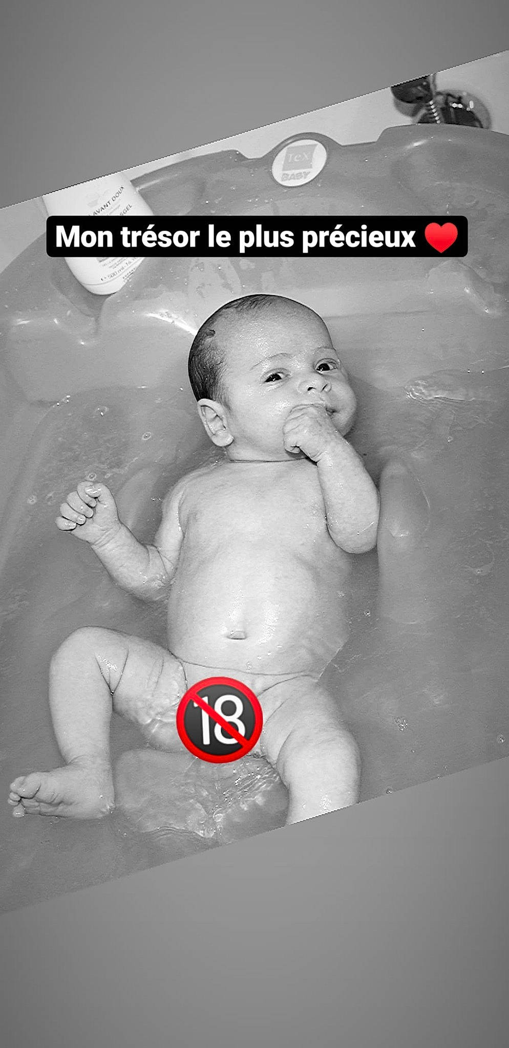 Maël a rejoint le concours — aidez-le/la à gagner de superbes lots ! baby, bathing, child, person, photo_caption, photography, toddler
