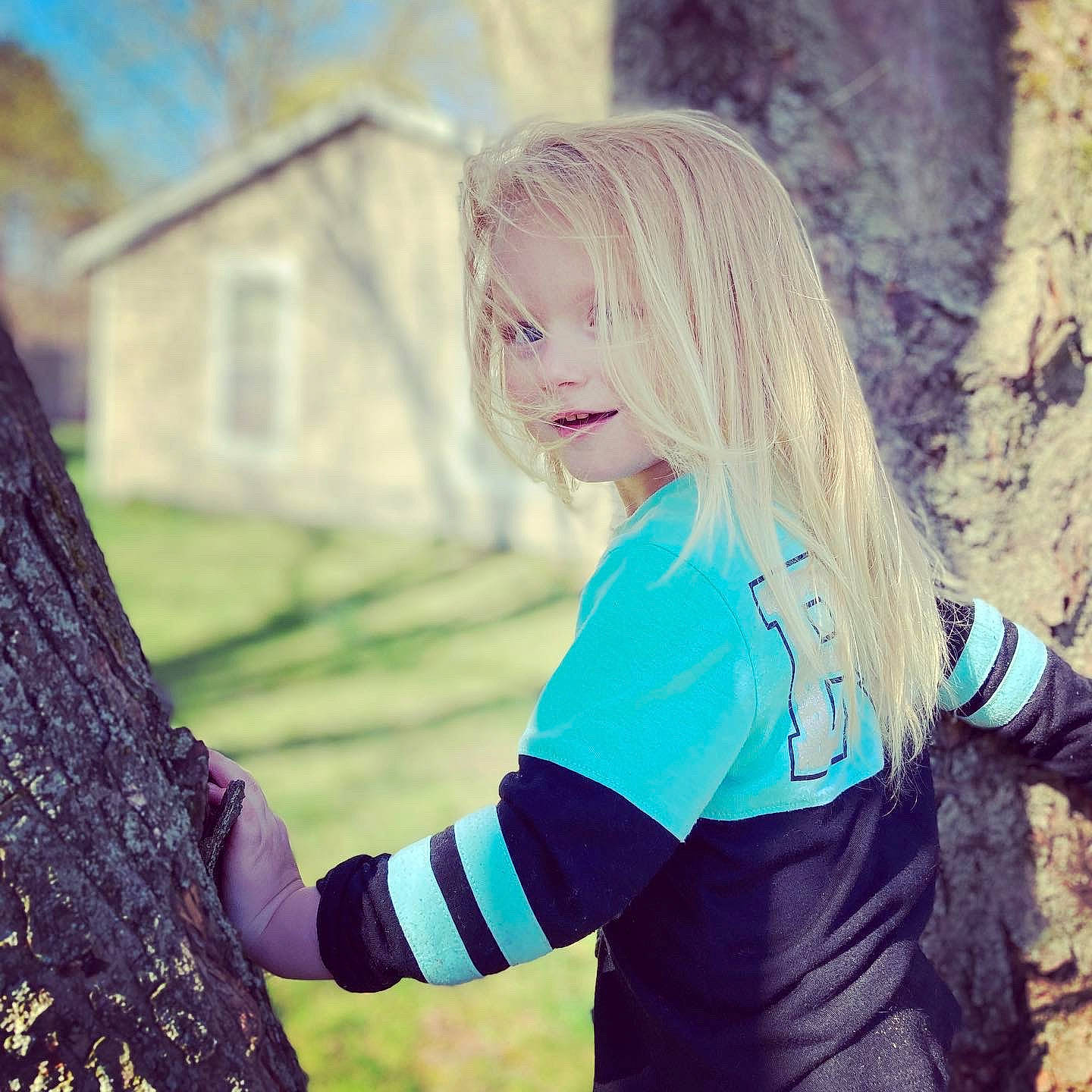 Zayah is registered to the contest to win money with this photo: branch, facial_expression, fashion, flash_photography, hair, hairstyle, happy, human_body, iris, leaf, outerwear, people_in_nature, person, plant, shoulder, sleeve, smile, street_fashion, tree, waist