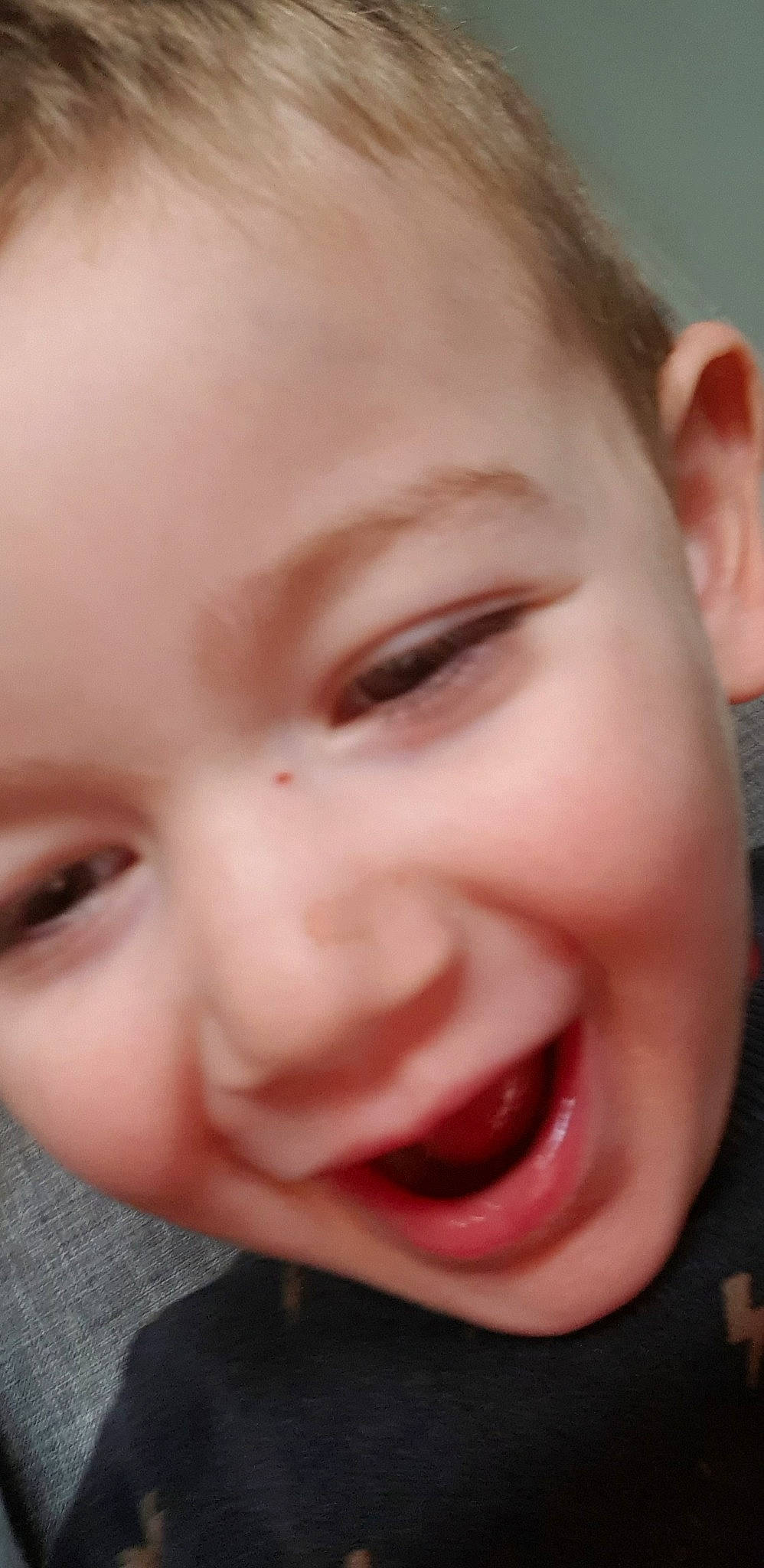 Thibaut a rejoint le concours — aidez-le/la à gagner de superbes lots ! baby, cheek, child, chin, close_up, ear, eye, eyebrow, face, facial_expression, forehead, head, lip, mouth, nose, organ, person, skin, smile, toddler