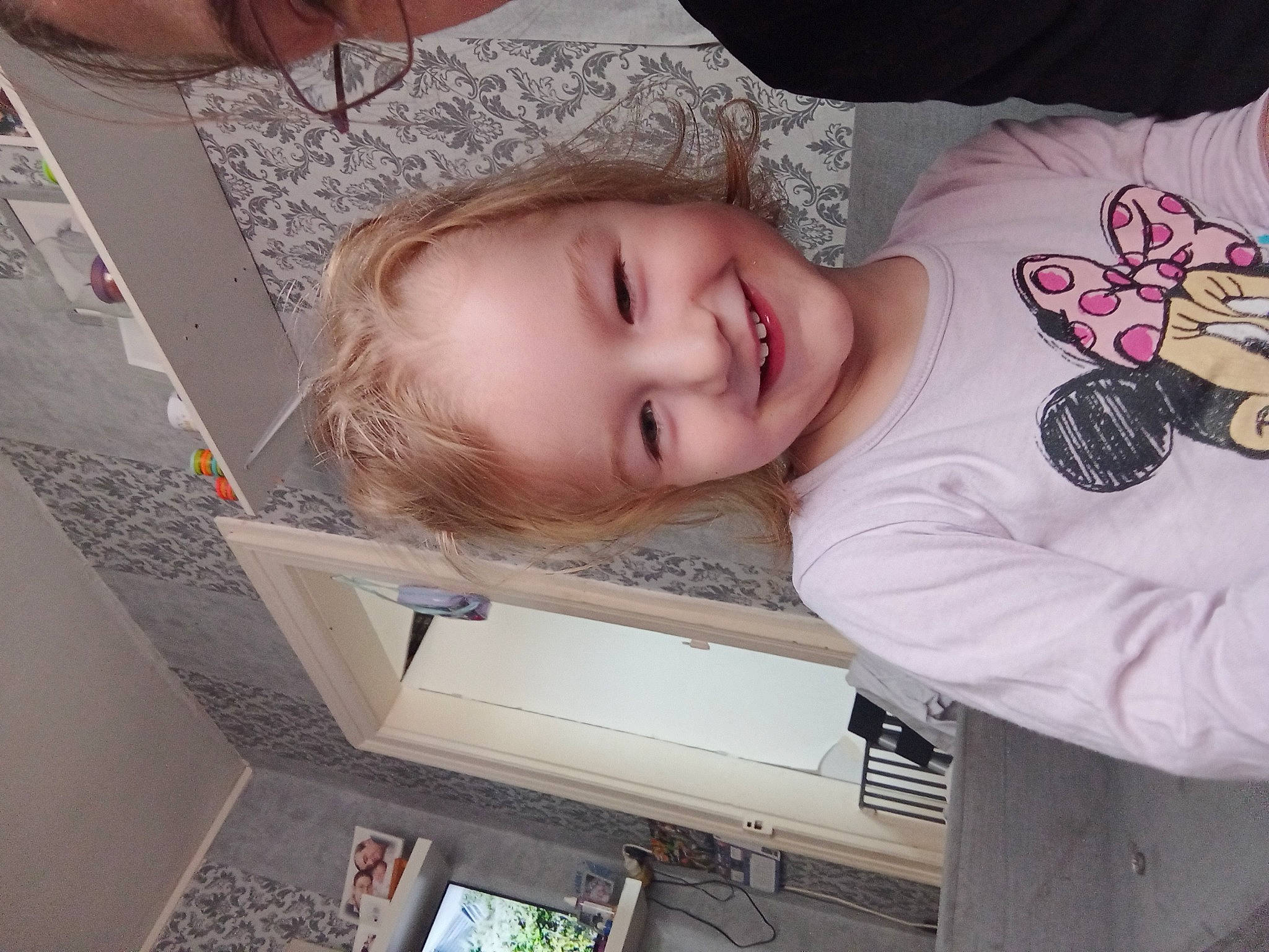 Lena participe au concours pour gagner de l'argent avec cette photo : baby, baby_laughing, baby_toddler_clothing, cheek, child, eyebrow, eyelash, fun, hairstyle, happy, joy, mouth, nose, organ, person, product, skin, sleeve, smile, toddler