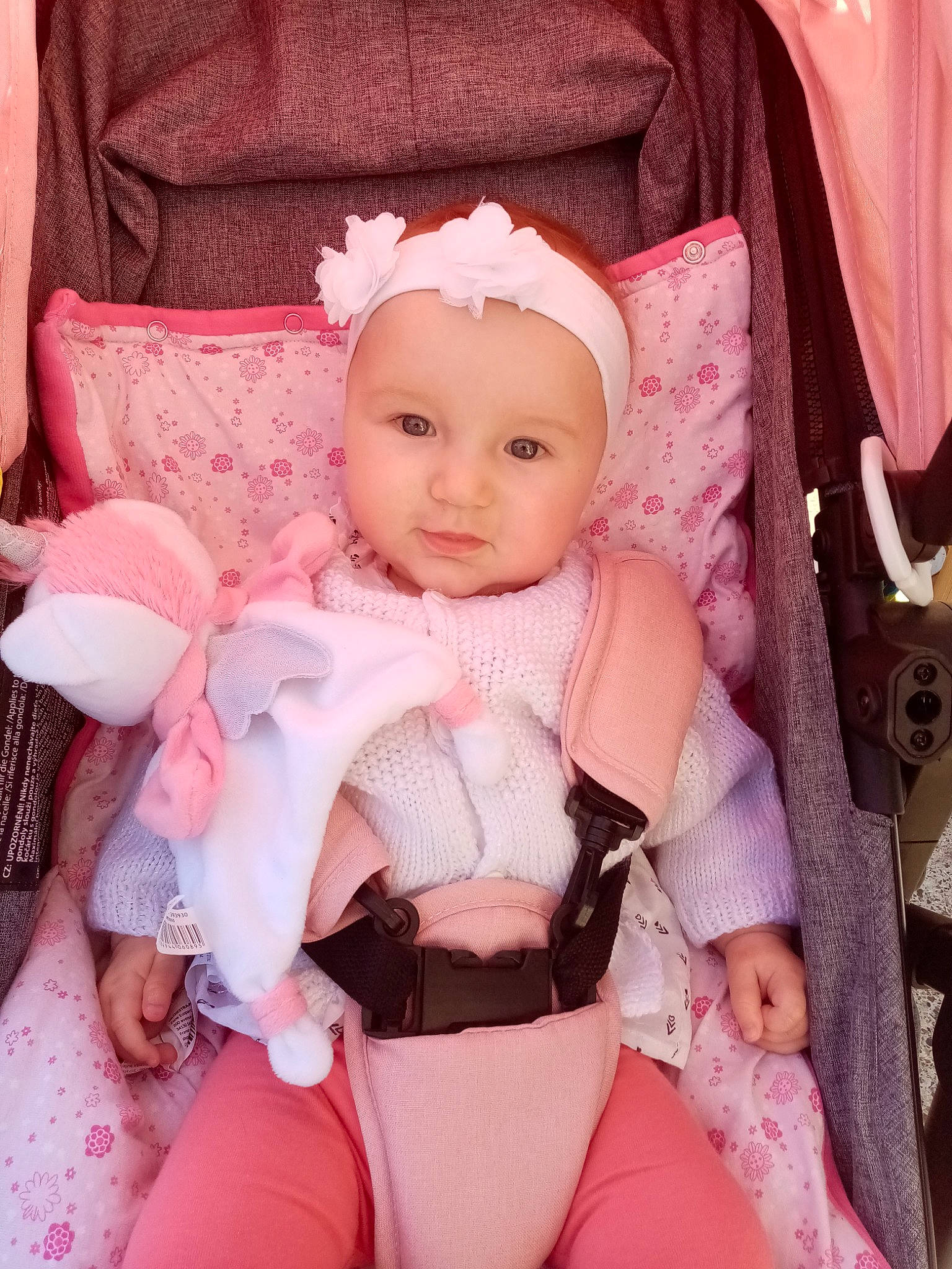 Lena participe au concours pour gagner de l'argent avec cette photo : baby, baby_products, cheek, child, doll, headwear, person, pink, product, skin, toddler