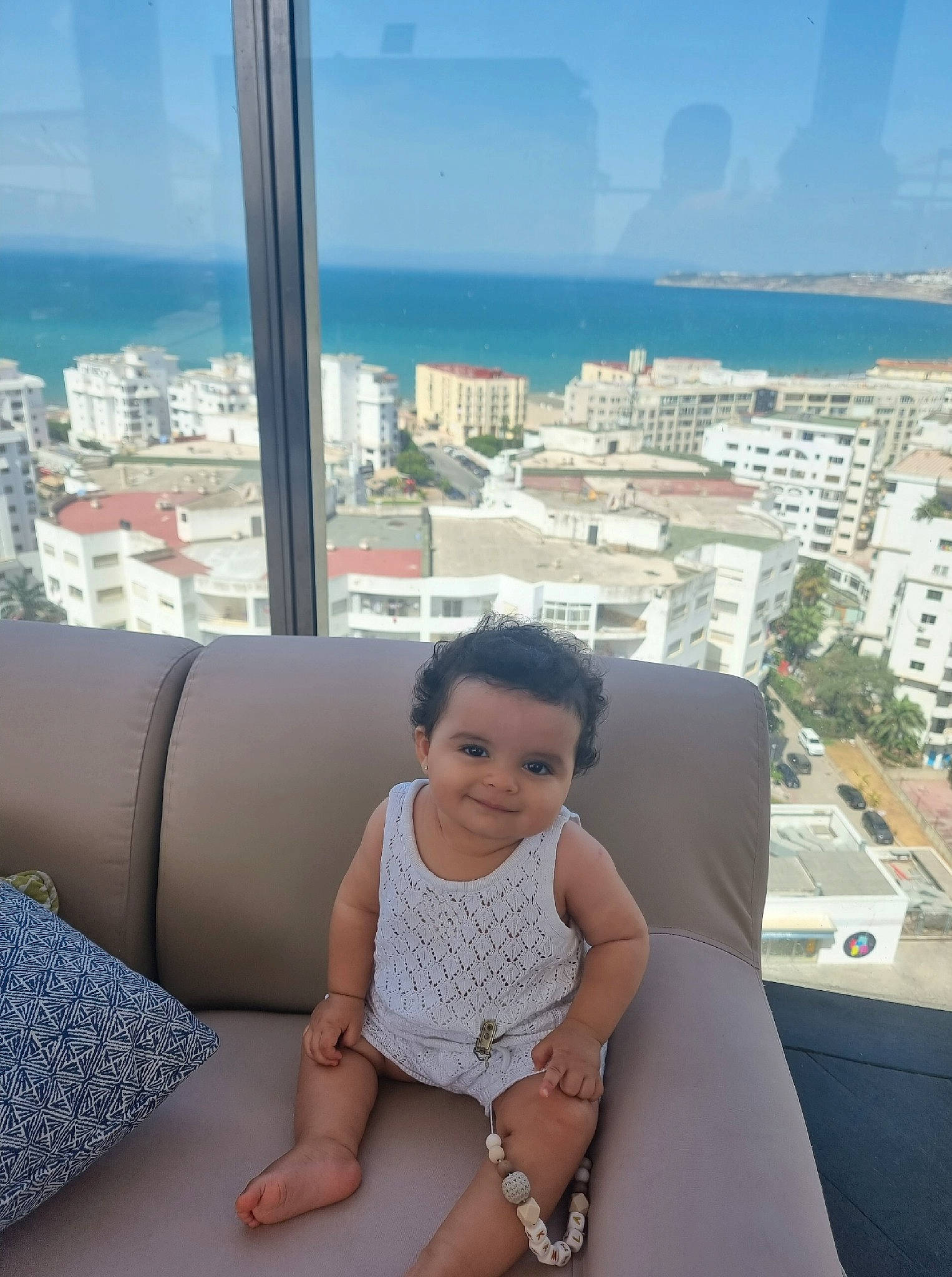 Kamila a rejoint le concours — aidez-le/la à gagner de superbes lots ! apartment, azure, building, comfort, condominium, design, flooring, fun, house, jewellery, joy, leisure, line, pattern, person, sky, toddler, tourism, tower_block, travel