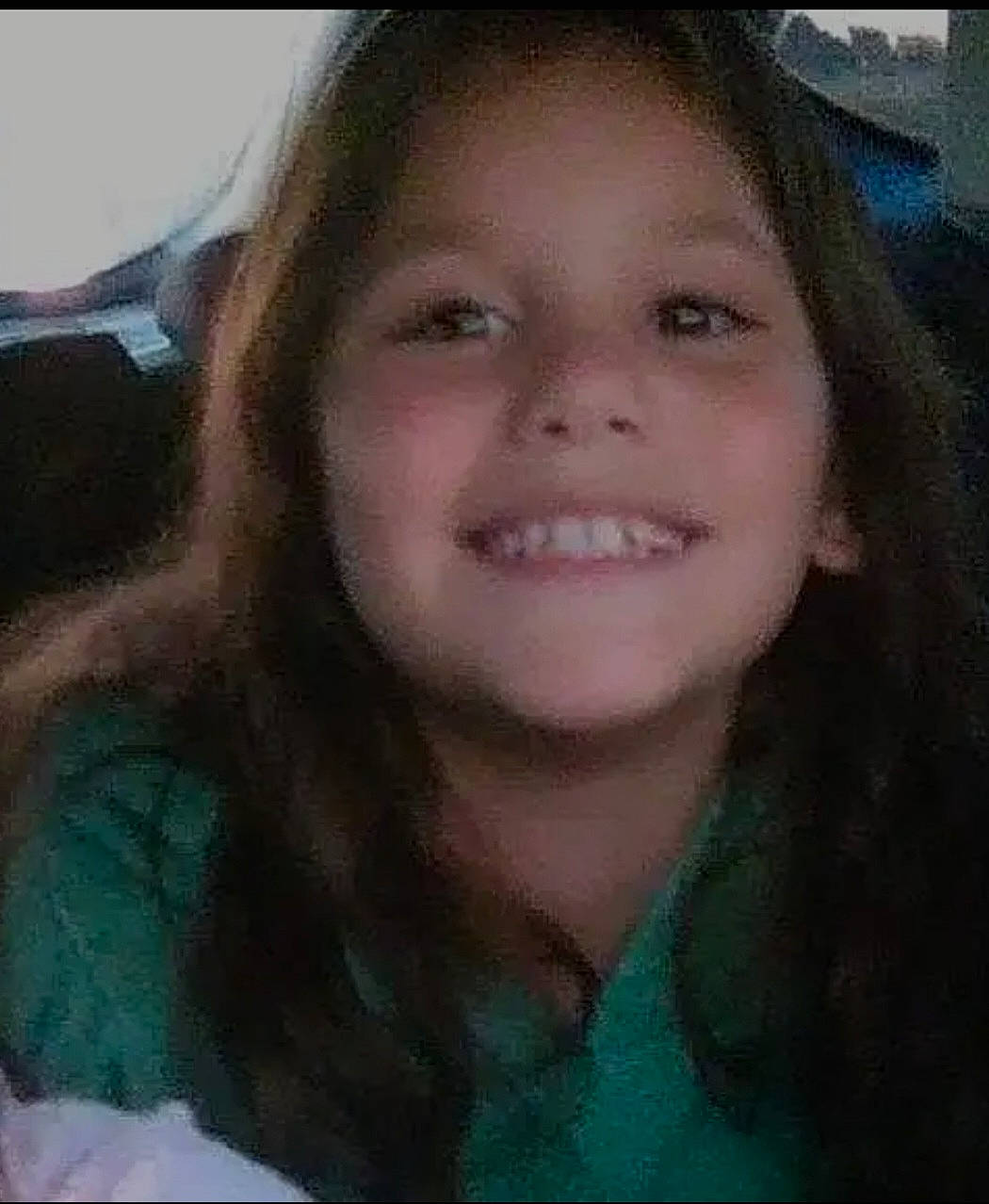 Lia a rejoint le concours — aidez-le/la à gagner de superbes lots ! black_hair, cheek, cool, ear, eyebrow, eyelash, forehead, fun, hair, happy, iris, jaw, joy, lip, long_hair, mouth, nose, person, selfie, skin