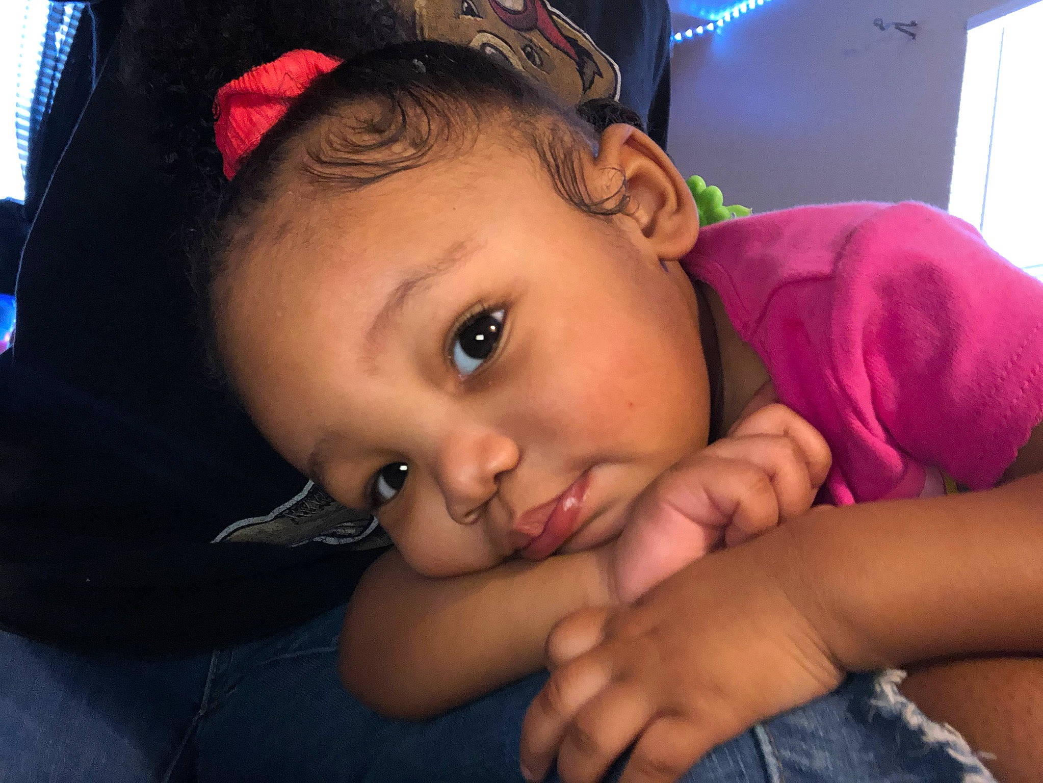 Dalayiah is registered to the contest to win money with this photo: arm, cheek, clothing, ear, eye, eyebrow, eyelash, face, forehead, hair, hand, head, human_body, lip, mouth, neck, nose, organ, person, purple