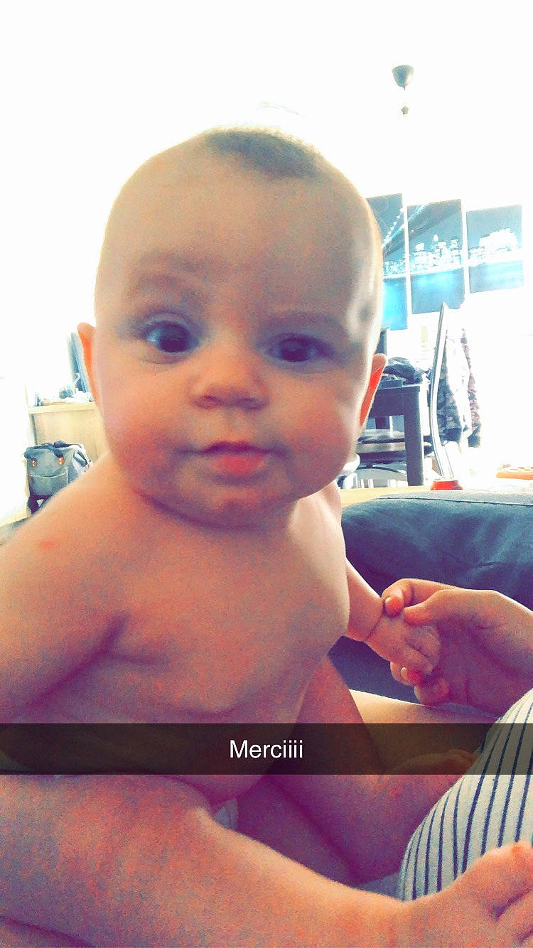 Elena a rejoint le concours — aidez-le/la à gagner de superbes lots ! baby, barechested, cheek, child, chin, ear, eyebrow, face, finger, forehead, head, mouth, muscle, neck, nose, person, selfie, smile, thumb, toddler