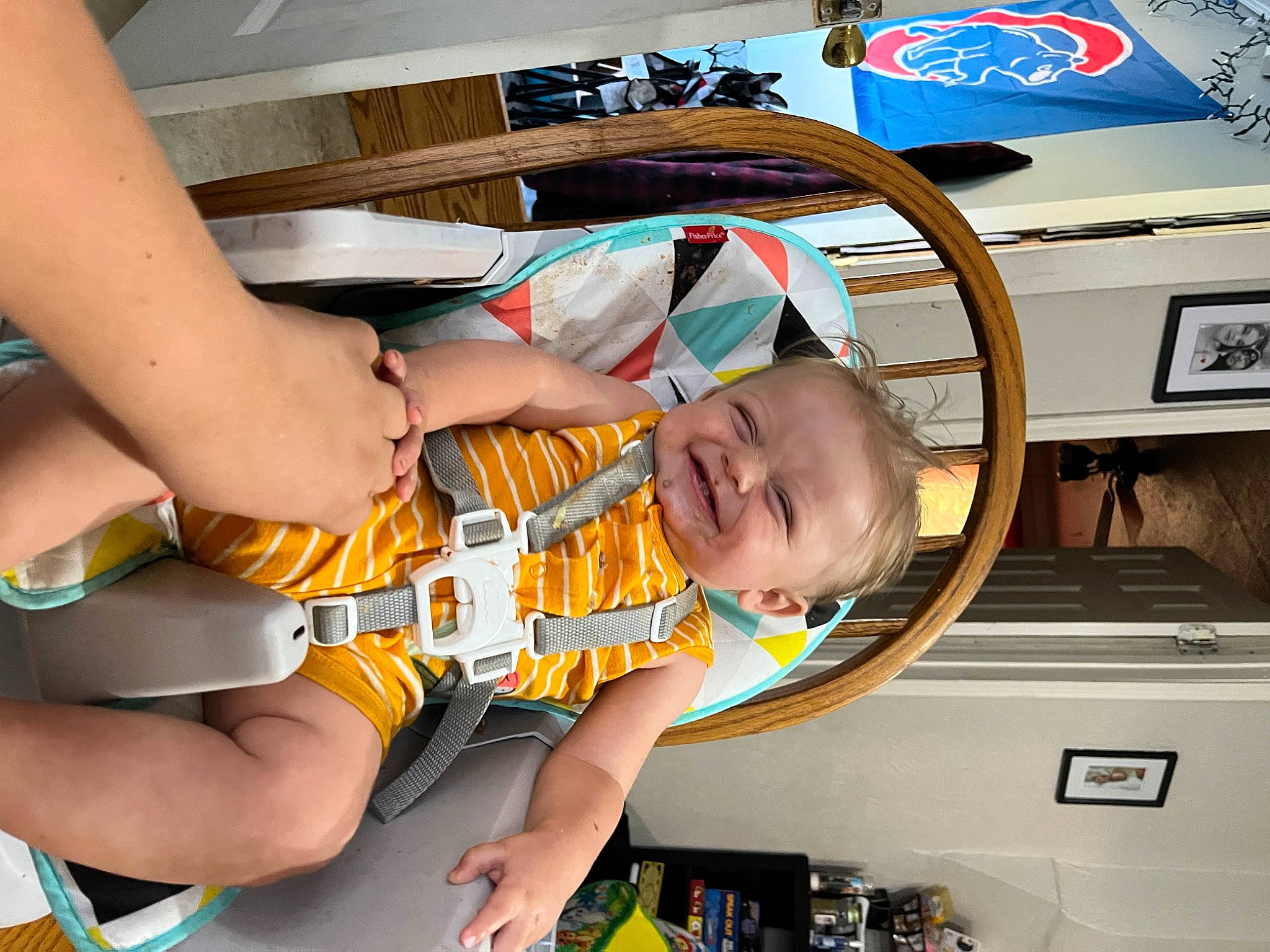 Jiraiya is registered to the contest to win money with this photo: baby, baby_products, baby_toddler_clothing, child, foot, fun, happy, human_leg, knee, leisure, motor_vehicle, nail, person, recreation, shorts, smile, t_shirt, thigh, thumb, toddler