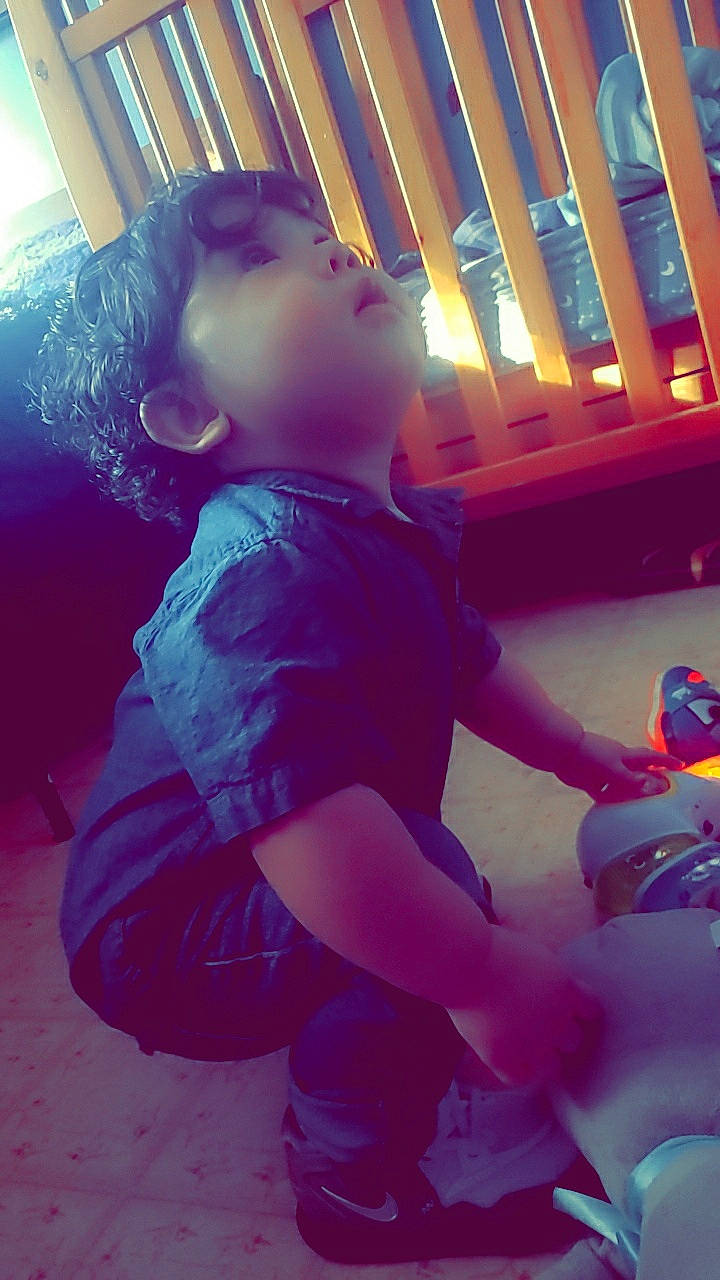 Juliuz joined the competition — help win amazing prizes! automotive_lighting, child, cool, electric_blue, eyewear, fun, happy, human_leg, leisure, lens_flare, light, magenta, person, pink, purple, shorts, sitting, t_shirt, thigh, tints_and_shades