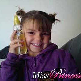 Satheene a rejoint le concours — aidez-le/la à gagner de superbes lots !